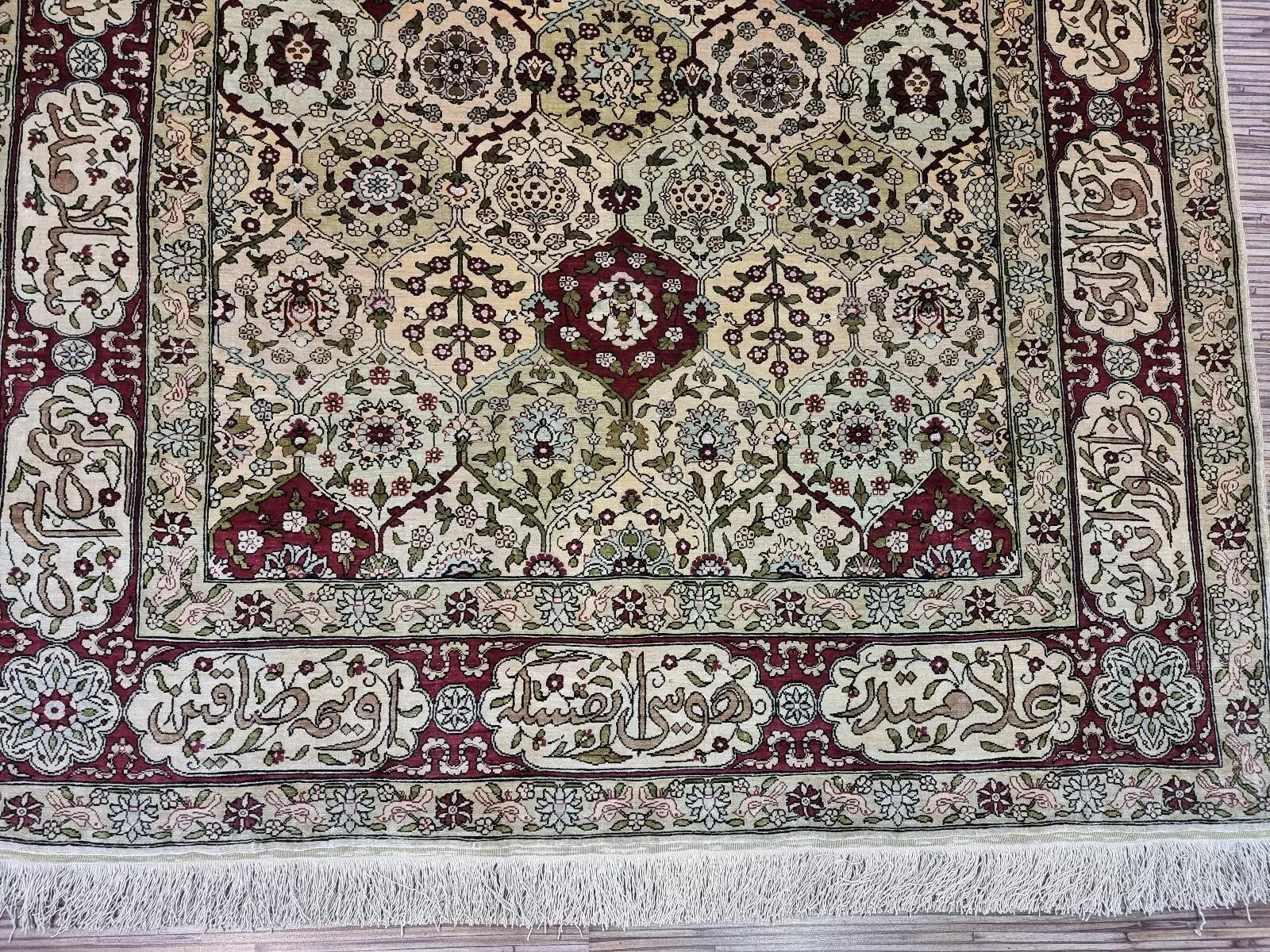 Tappeto di seta turco Hereke vintage fatto a mano 3,3' x 4,7', anni '60 - 1D128 In condizioni buone in vendita a Bordeaux, FR