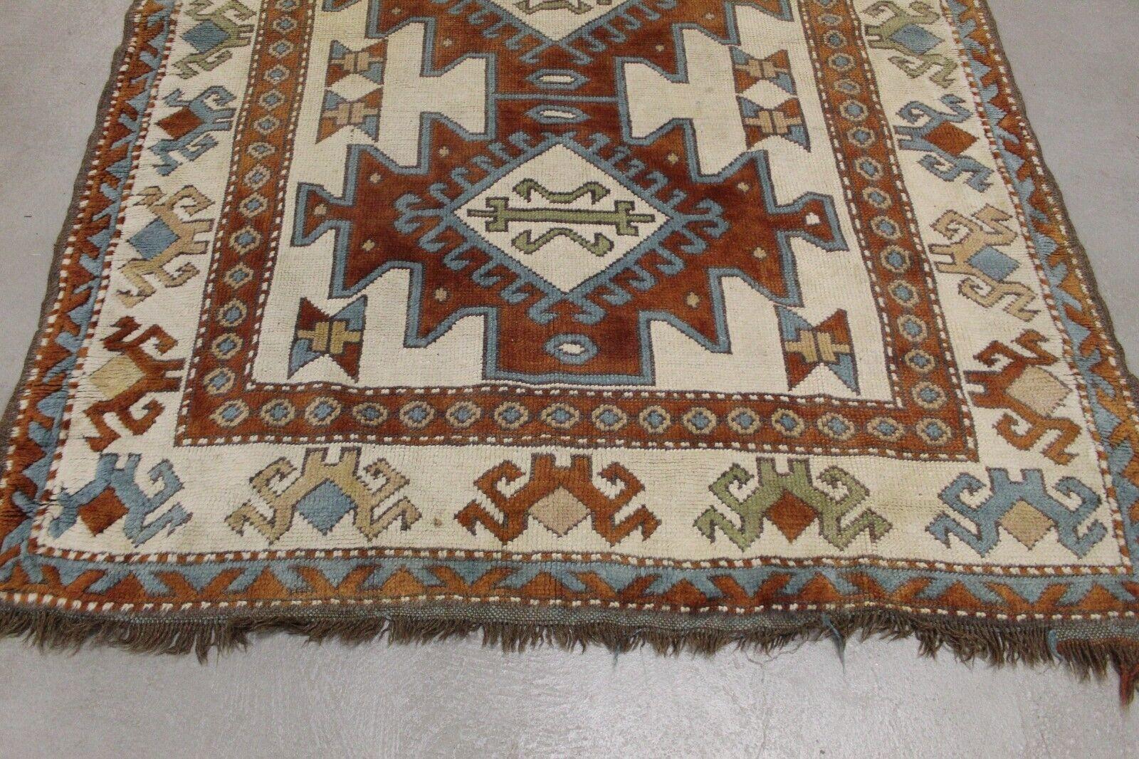 Handmade Vintage Turkish Kars Rug 4.4' x 6', 1970s - 1K11 In Good Condition In Bordeaux, FR