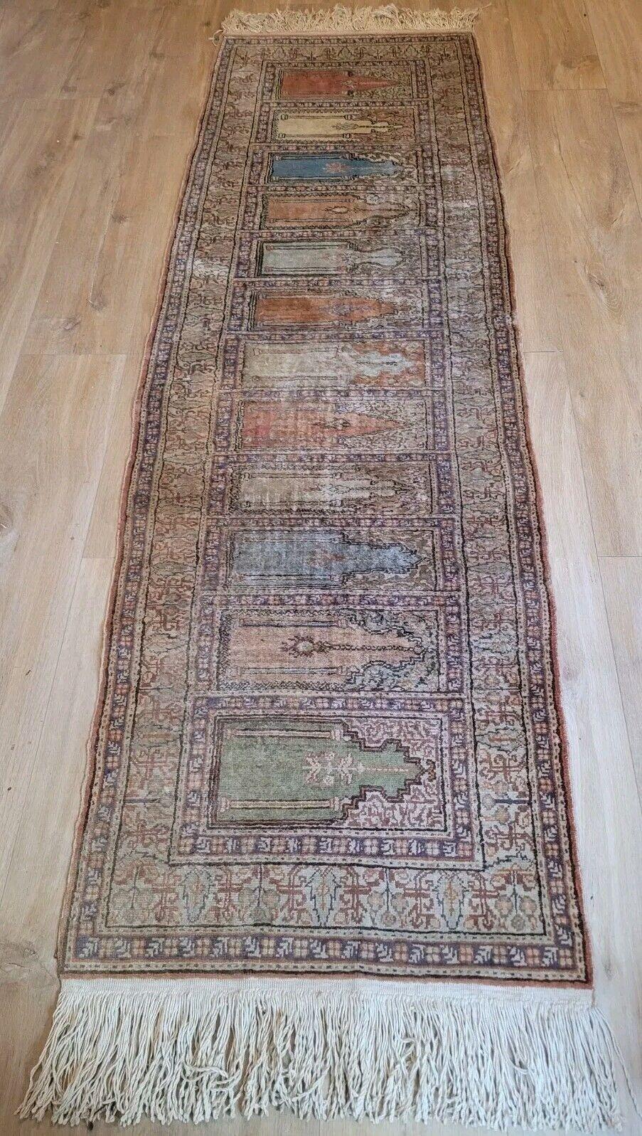 Alfombra turca keyseri vintage hecha a mano 2' x 6,7' (62cm x 206cm) Años 50 - 2K11 en Bueno estado para la venta en Bordeaux, FR