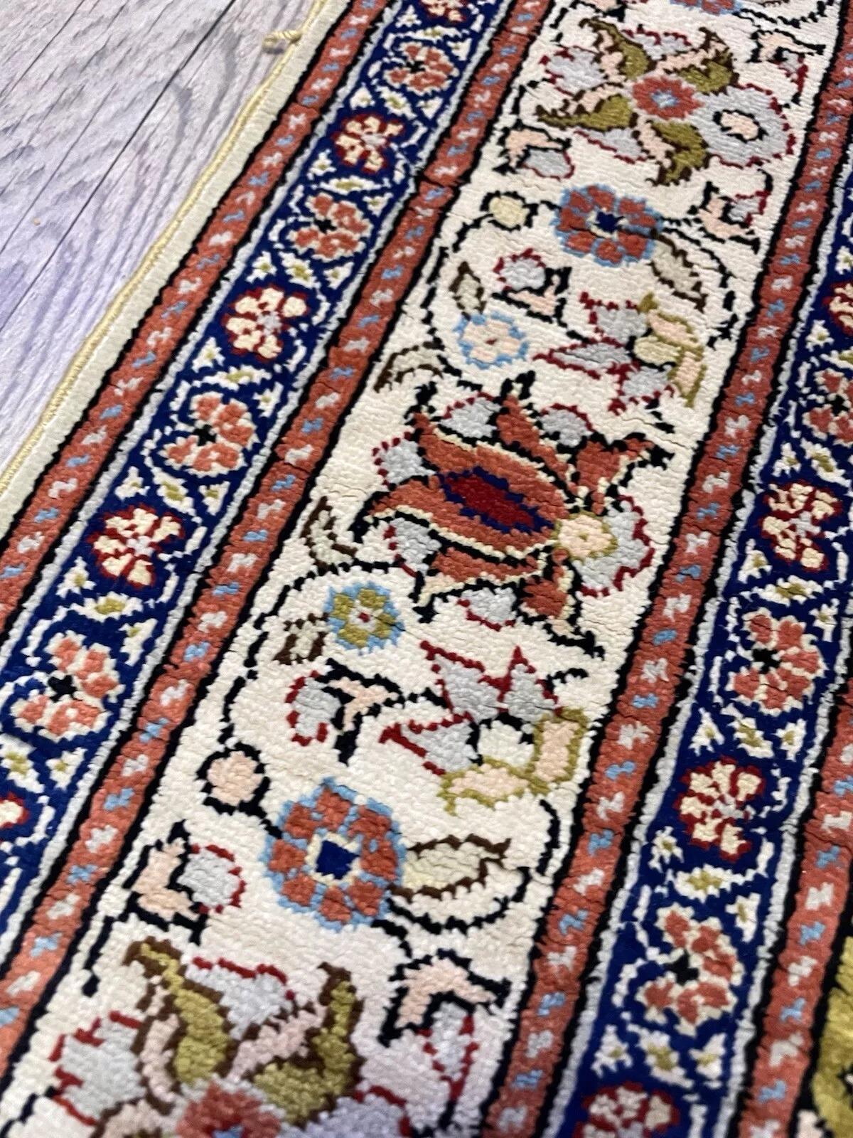 Handmade Vintage Turkish Keyseri Silk Rug 2' x 3.3' 1970s - 1N85 For Sale 1