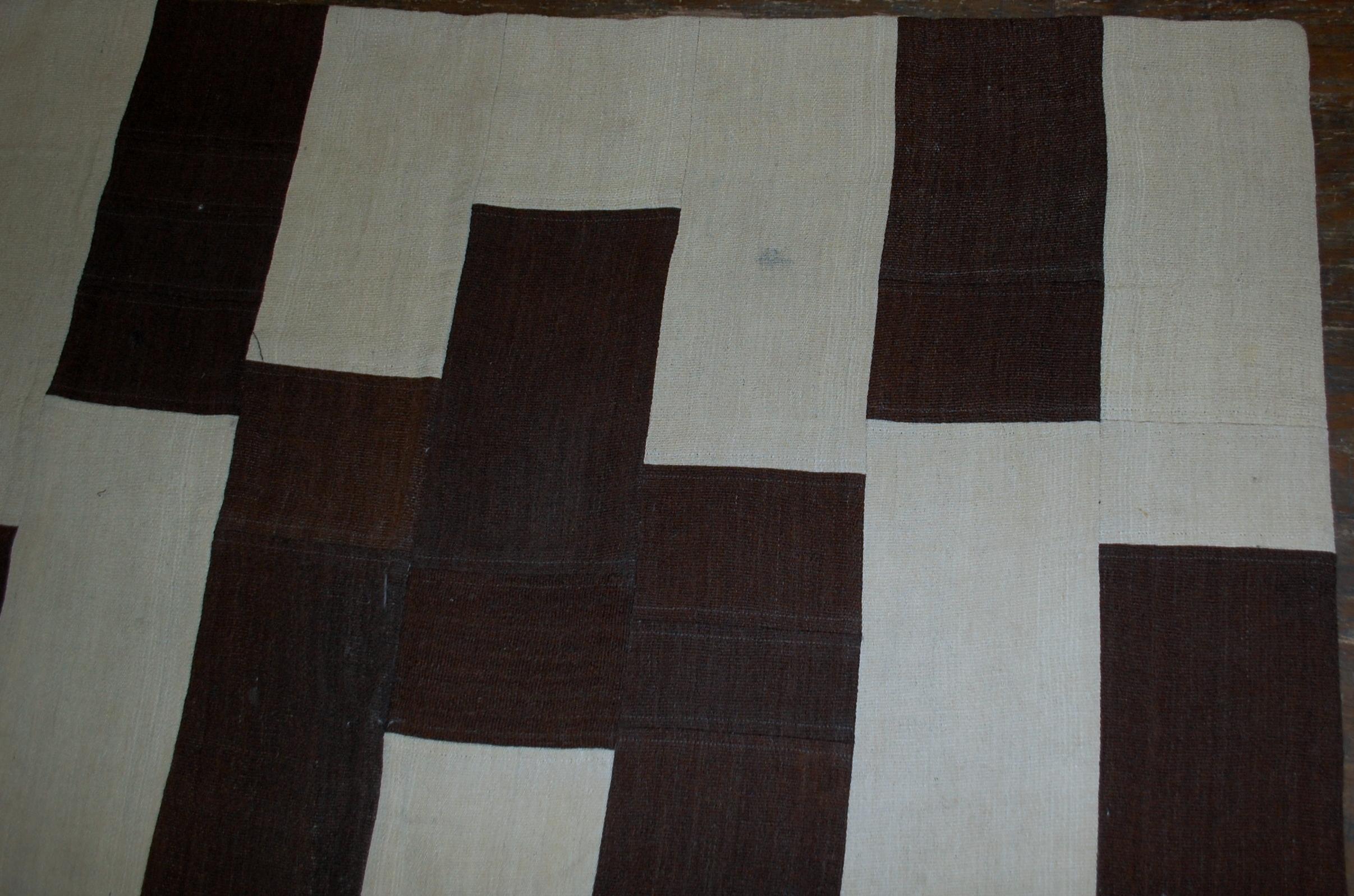Handmade Vintage Turkish Patchwork Rug, 1970s, 1B532 In Good Condition For Sale In Bordeaux, FR
