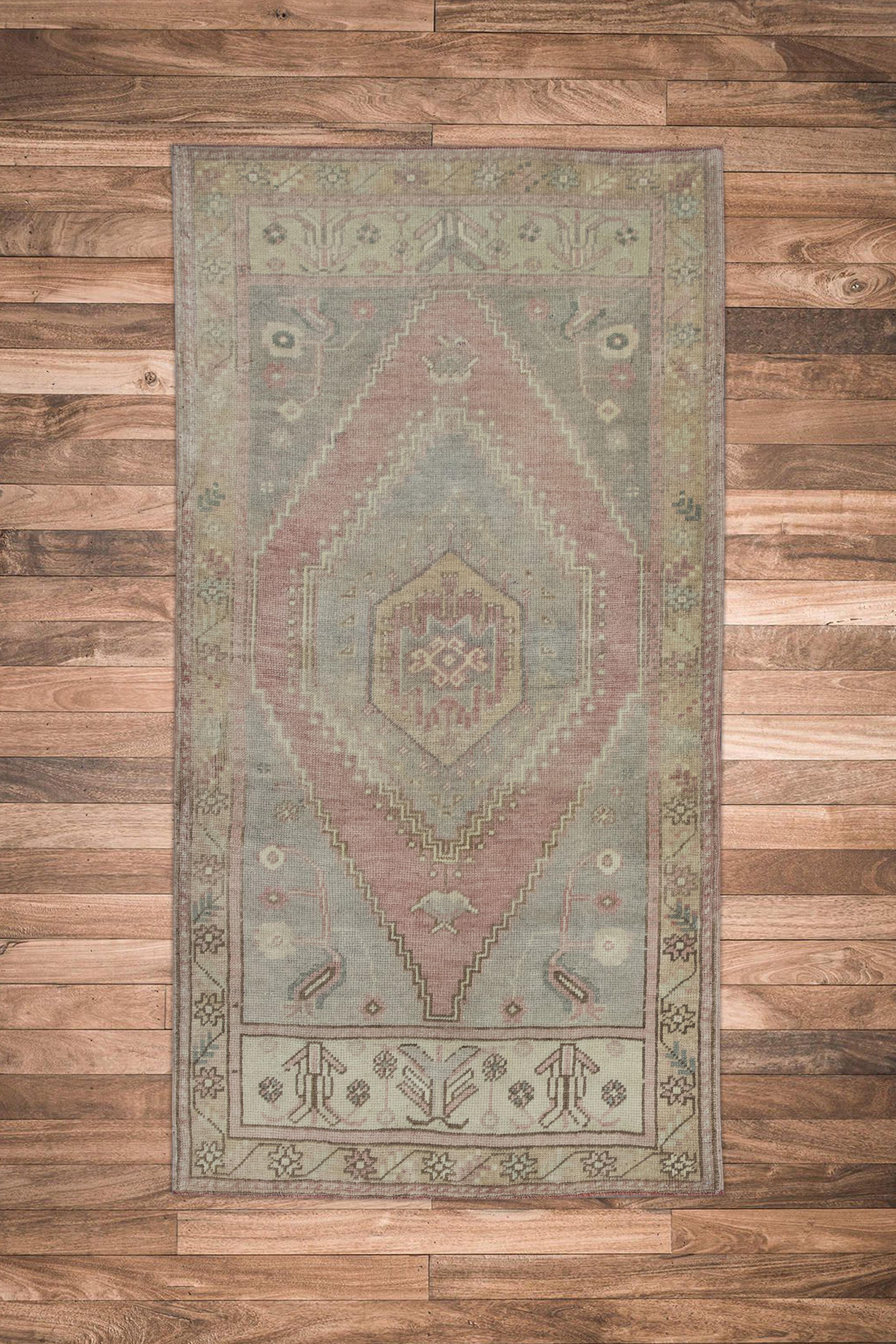 Alfombra turca vintage hecha a mano 2'6