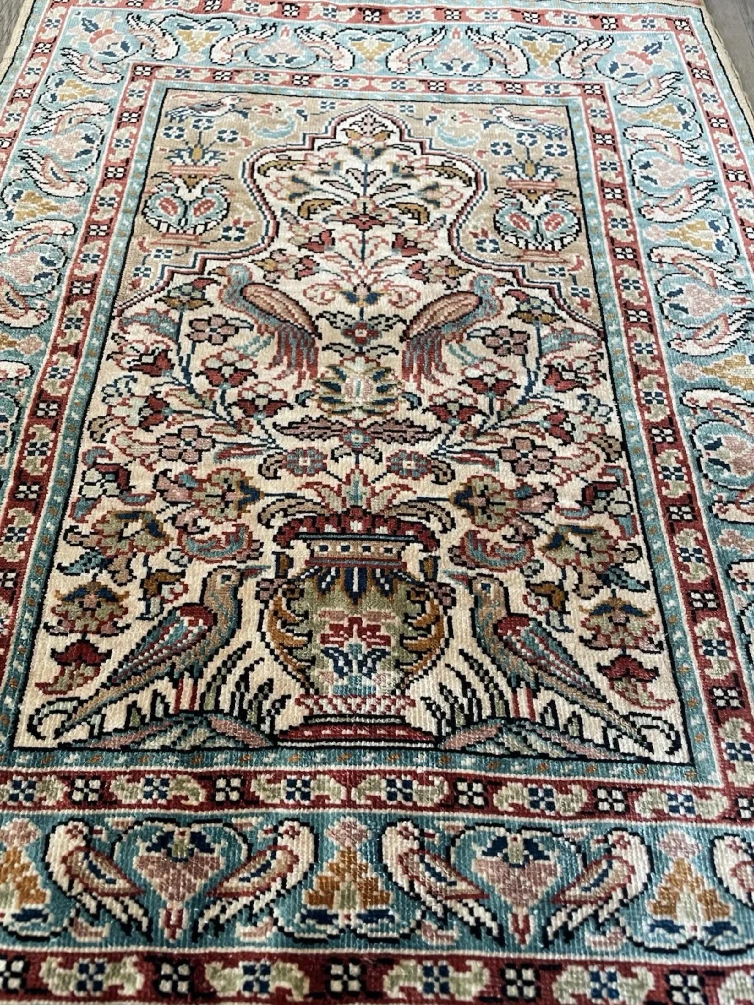 Handmade Vintage Turkish Silk Hereke Prayer Rug 1.2' x 1.6', 1980s - 1N102 For Sale 1