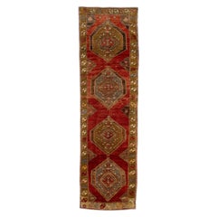 Handgefertigter türkischer Vintage-Läufer aus Wolle mit Stammesmuster