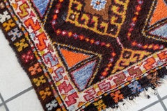 Handgefertigter türkischer Yastik-Teppich im Vintage-Stil 1,7' x 2,6', 1950er Jahre, 1C1090