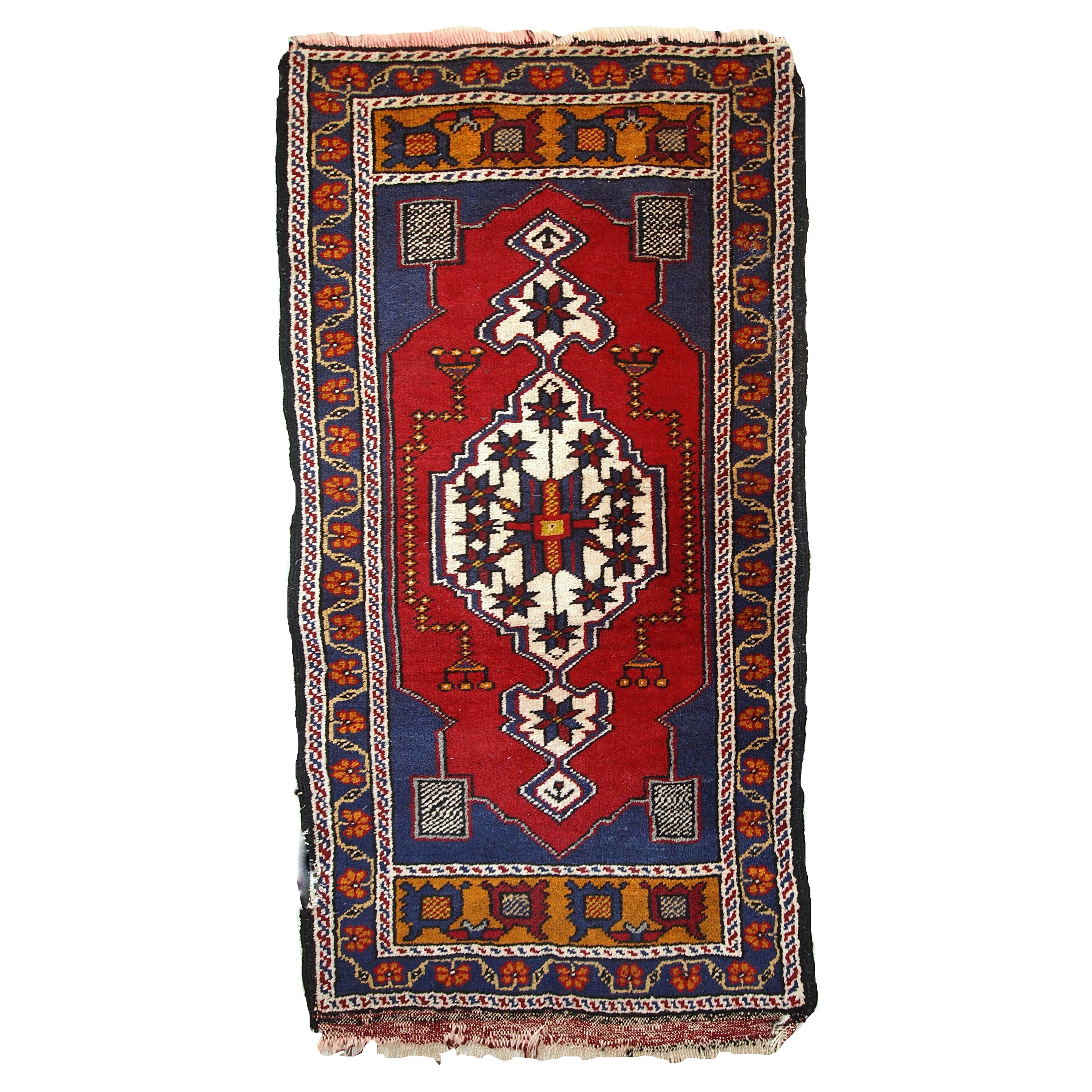 Handmade Vintage Turkish Yastik Rug, 1960s, 1C731 For Sale