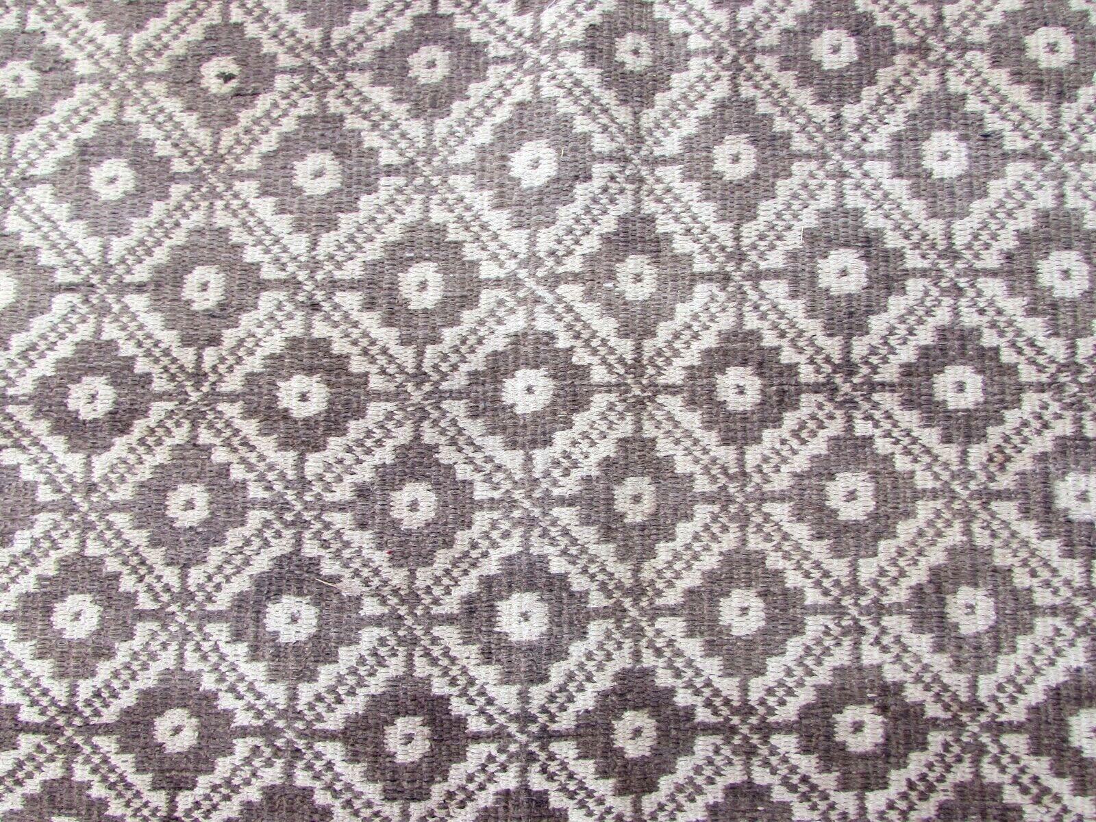 Handgefertigter großer türkischer Vintage-Kelim-Teppich mit Reißverschluss 10.4' x 14,3', 1970er Jahre, 1Q40 (Ende des 20. Jahrhunderts) im Angebot