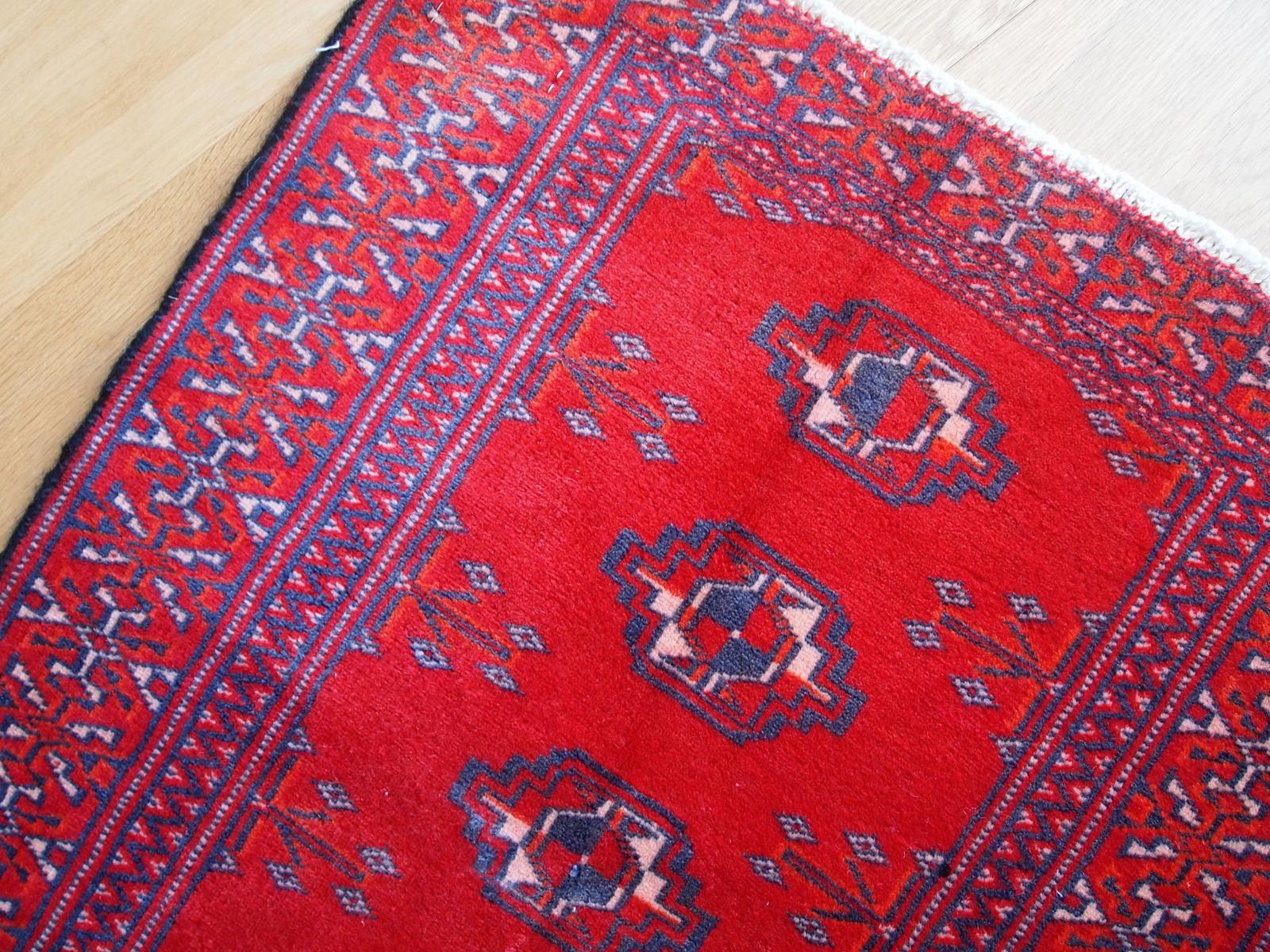 Handmade Vintage Turkmen Rug, 1970s, 1C204 In Good Condition For Sale In Bordeaux, FR