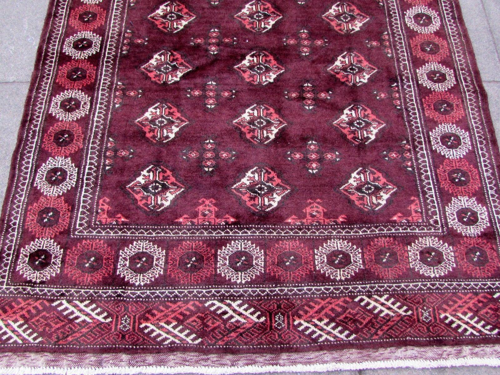 Handmade Vintage Turkmen Tekke Rug, 1970s, 1Q0189 In Good Condition In Bordeaux, FR