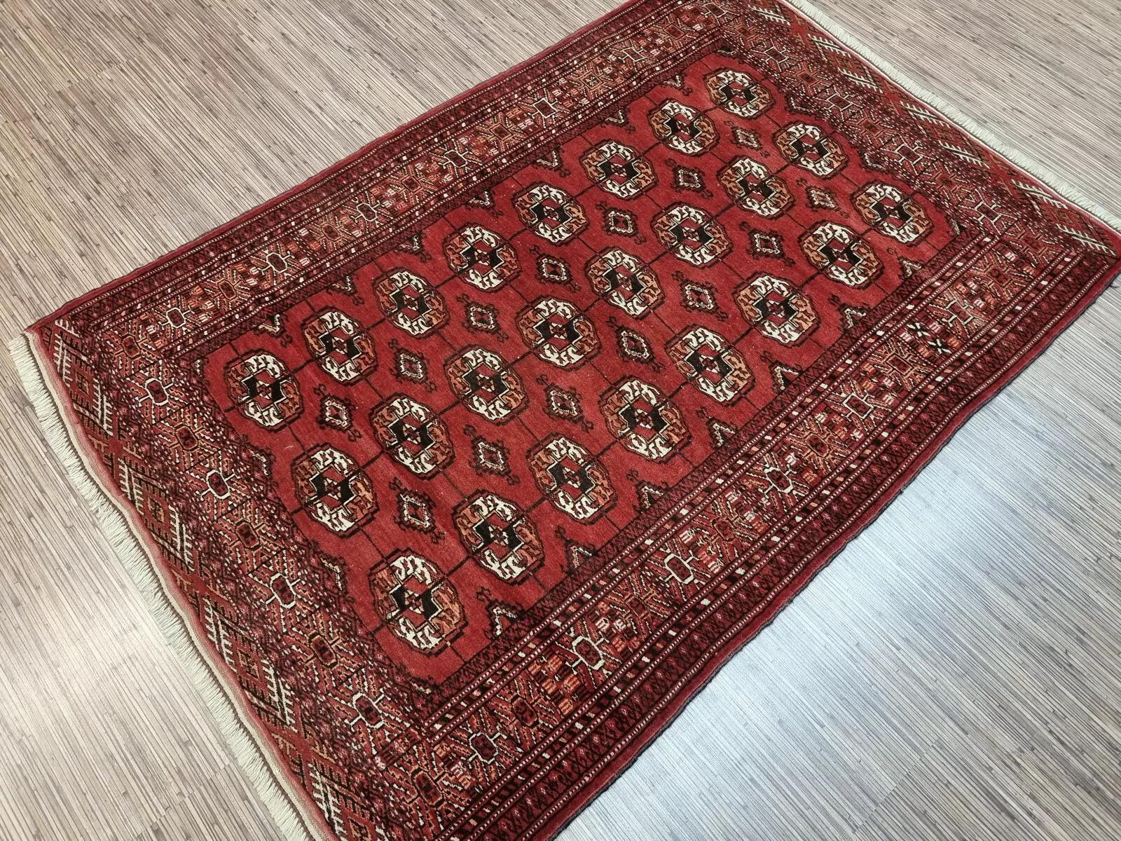Tappeto Tekke vintage fatto a mano 4' x 5,9' 1950 - 1D199 in vendita 6