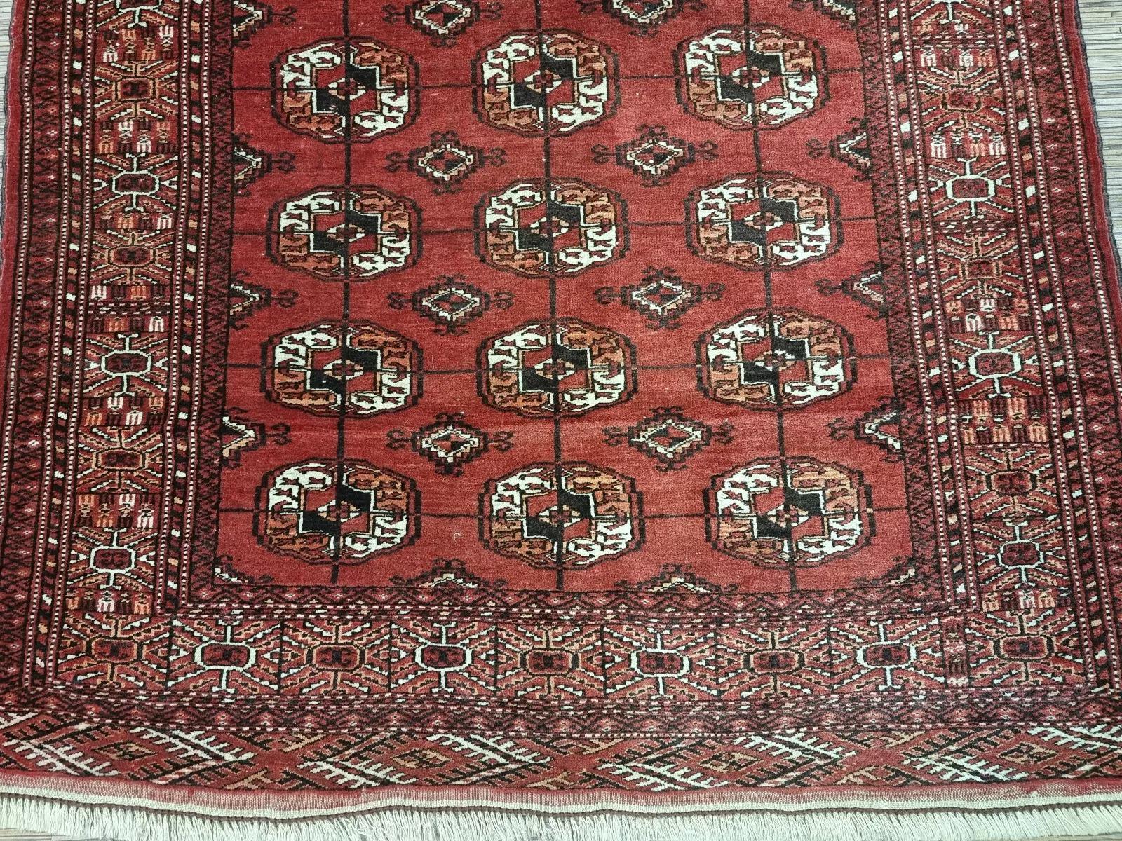 Tappeto Tekke vintage fatto a mano 4' x 5,9' 1950 - 1D199 In condizioni buone in vendita a Bordeaux, FR