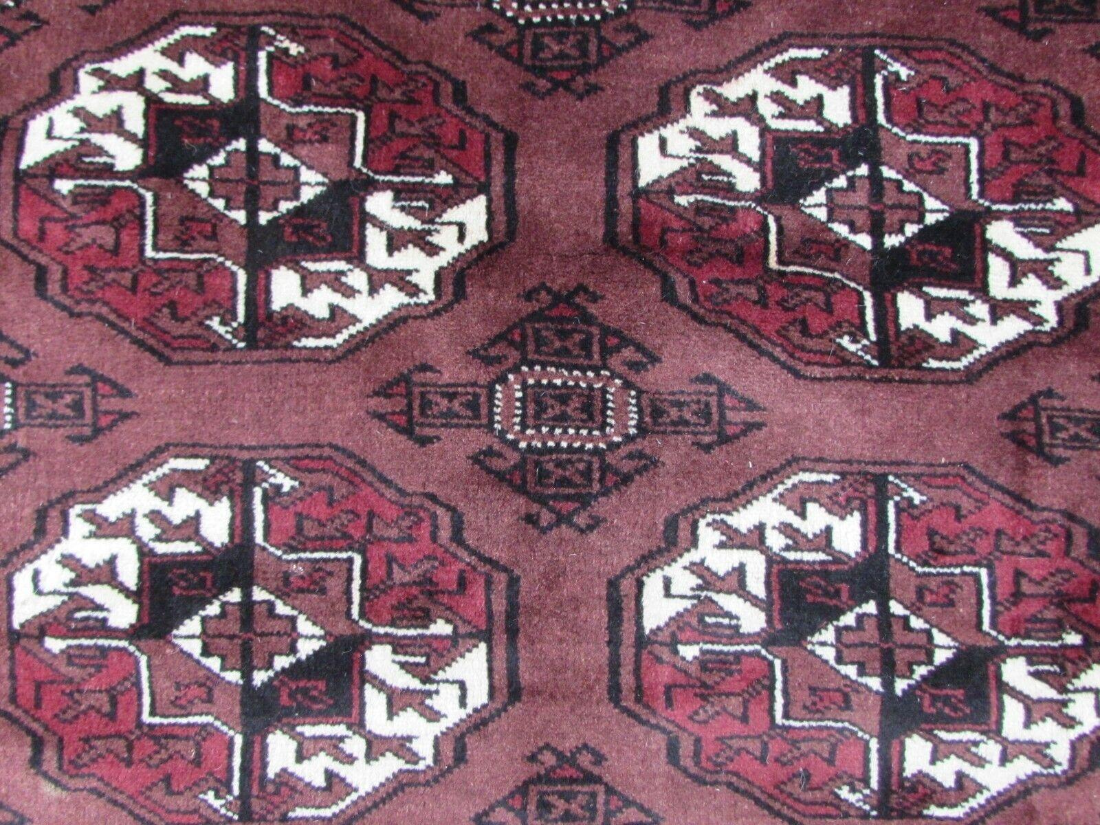 Handgefertigter türkischer Tekke-Teppich im Vintage-Stil 8,3' x 12,4', 1970er Jahre, 1Q54 (Ende des 20. Jahrhunderts) im Angebot