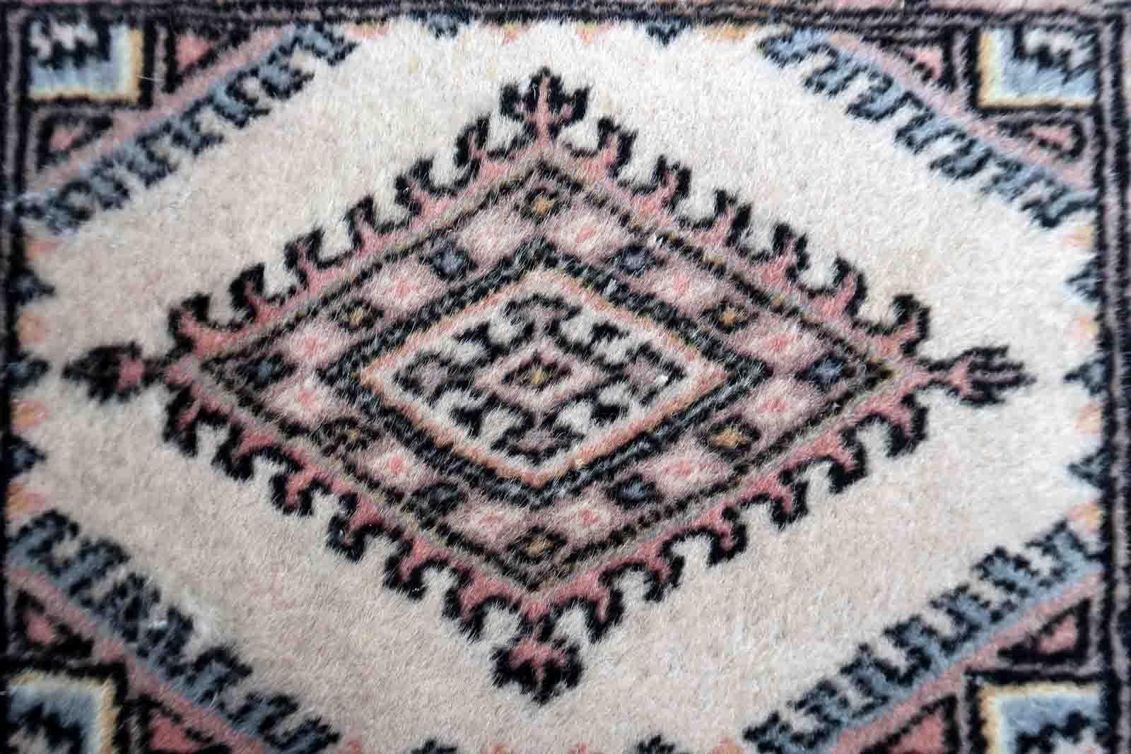 Handmade Vintage Uzbek Bukhara Mat, 1970s, 1C973 In Good Condition For Sale In Bordeaux, FR