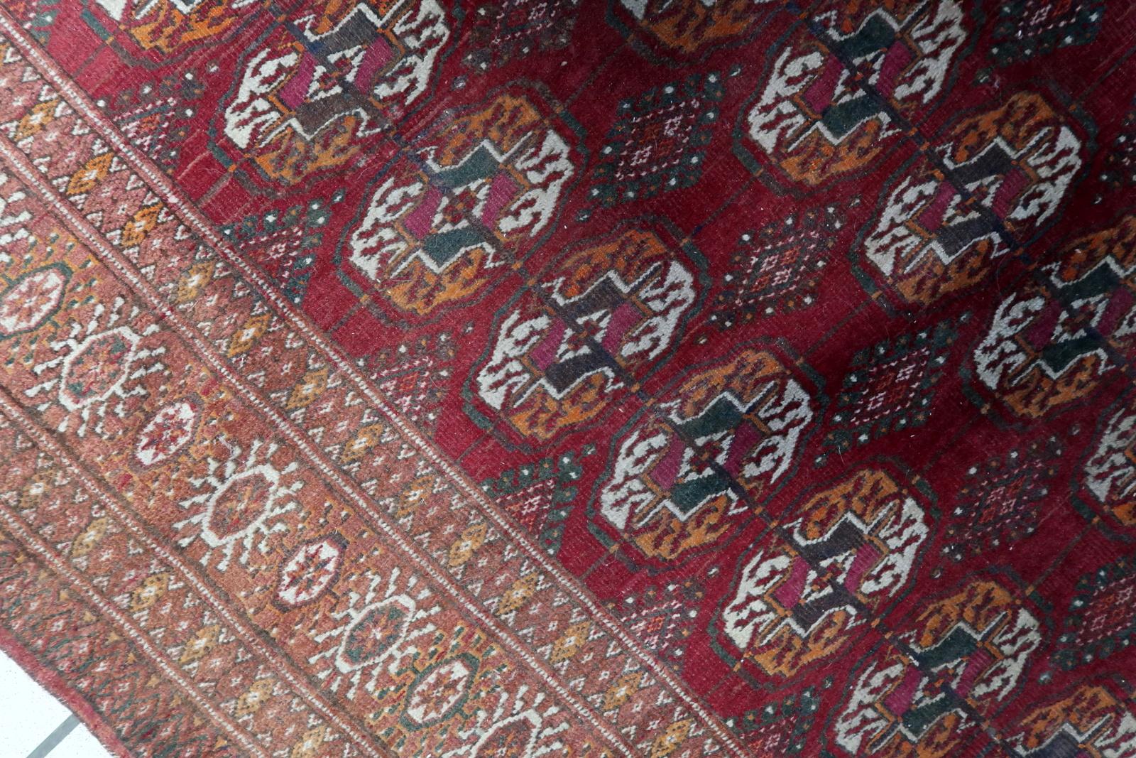 Handmade Vintage Uzbek Bukhara Rug 1920s, 1C1072 For Sale 1