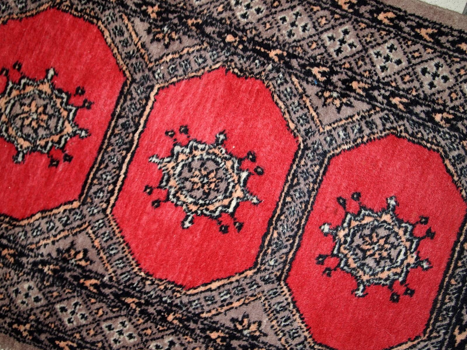 Handmade Vintage Uzbek Bukhara Rug, 1960s, 1C712 For Sale 2