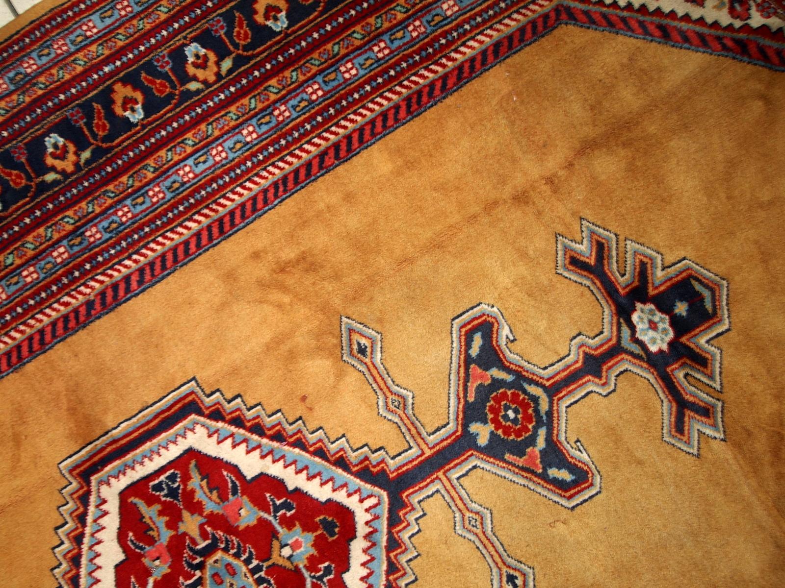 Handgefertigter türkischer Bukhara-Teppich im Vintage-Stil, 1960er Jahre, 1C715 im Zustand „Gut“ im Angebot in Bordeaux, FR