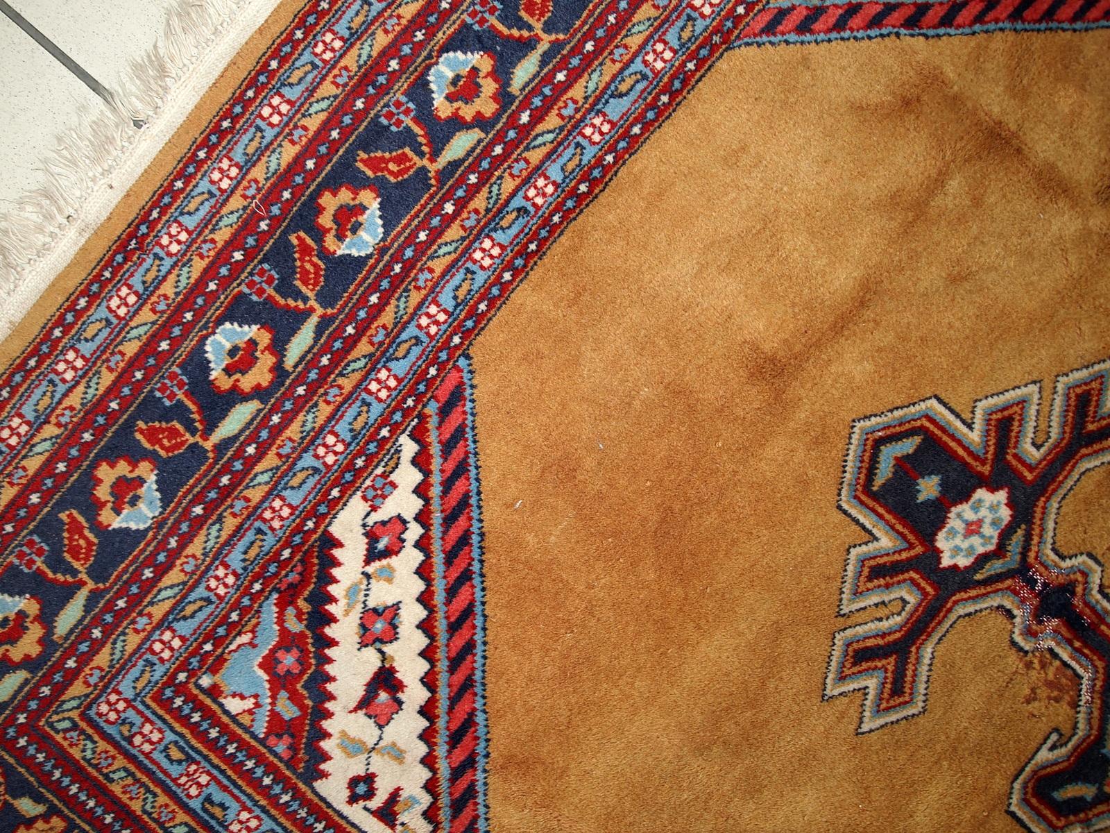 Handmade Vintage Uzbek Bukhara Rug, 1960s, 1C715 For Sale 1