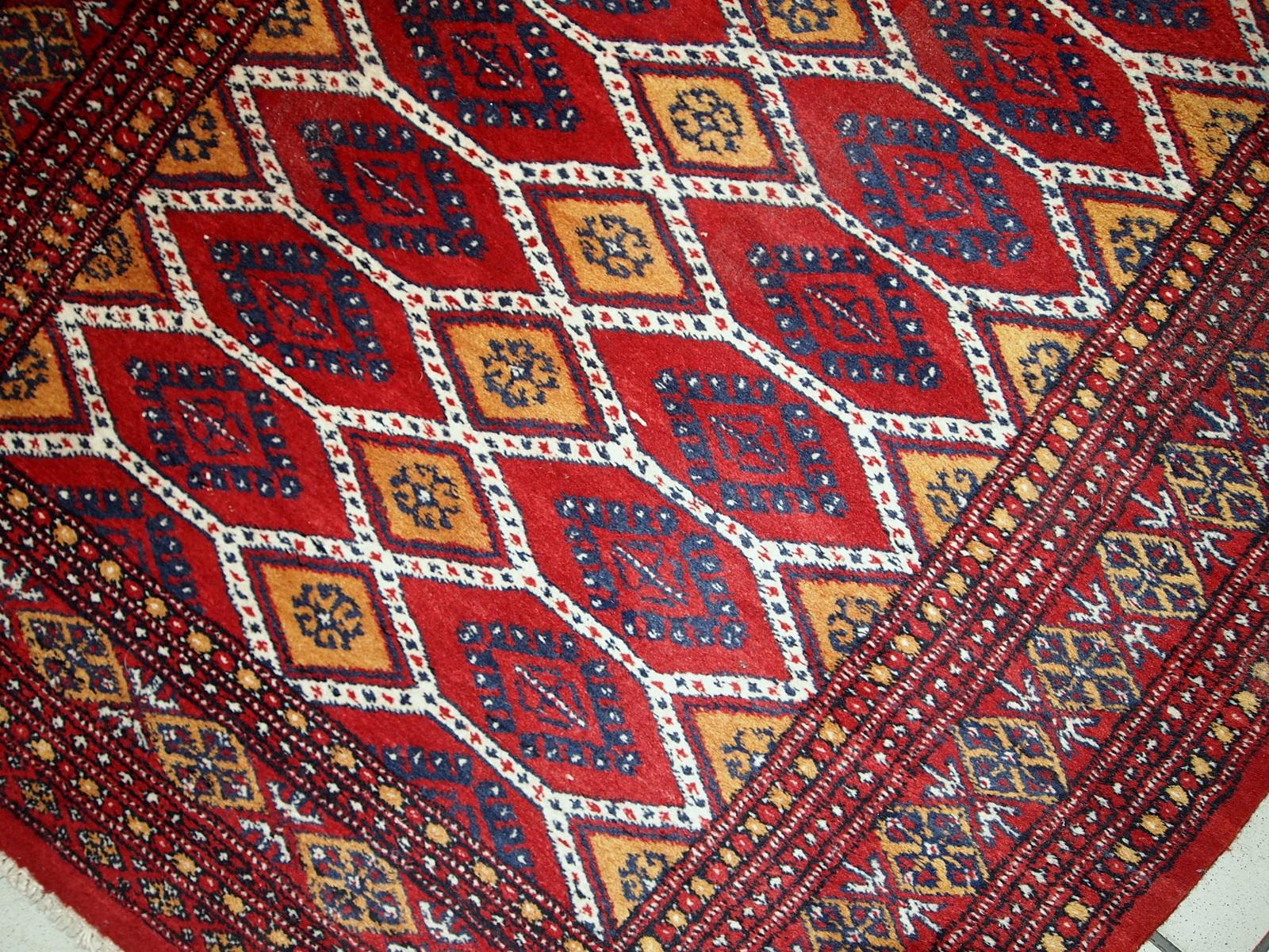 Handgefertigter türkischer Bukhara-Teppich im Vintage-Stil, 1960er Jahre, 1726 im Zustand „Gut“ im Angebot in Bordeaux, FR