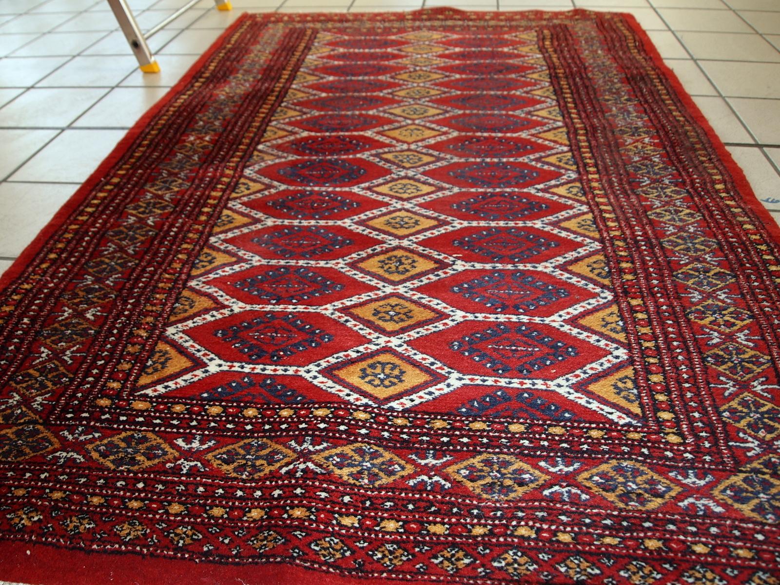 Handmade Vintage Uzbek Bukhara Rug, 1960s, 1С726 For Sale 2