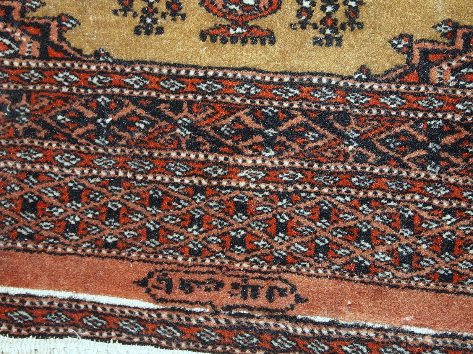 Handmade Vintage Uzbek Bukhara Rug, 1960s, 1С734 For Sale 1