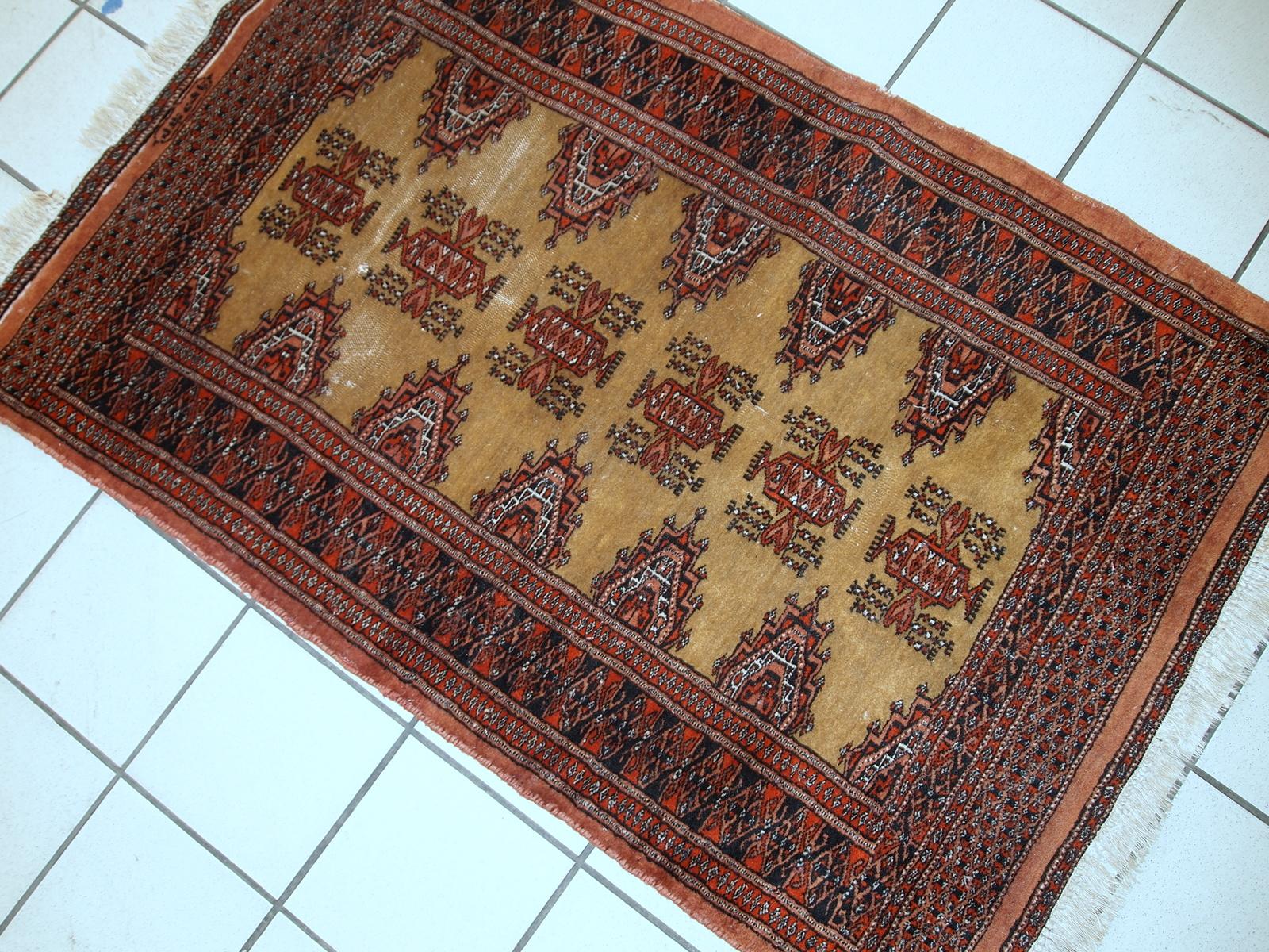 Handmade Vintage Uzbek Bukhara Rug, 1960s, 1С734 For Sale 2