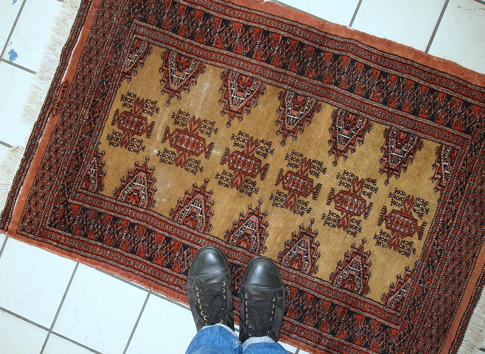 Handgefertigter uzbekischer Bukhara-Teppich im Vintage-Stil, 1960er Jahre, 1734 im Angebot 2