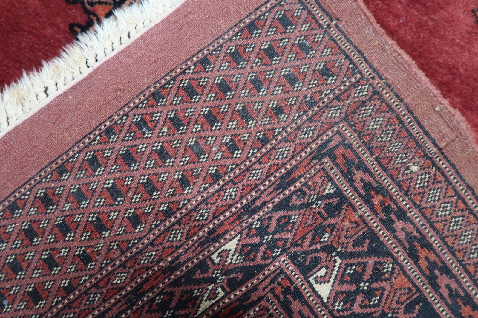 Handmade Vintage Uzbek Bukhara Rug 1960s - 1C1083 For Sale 3