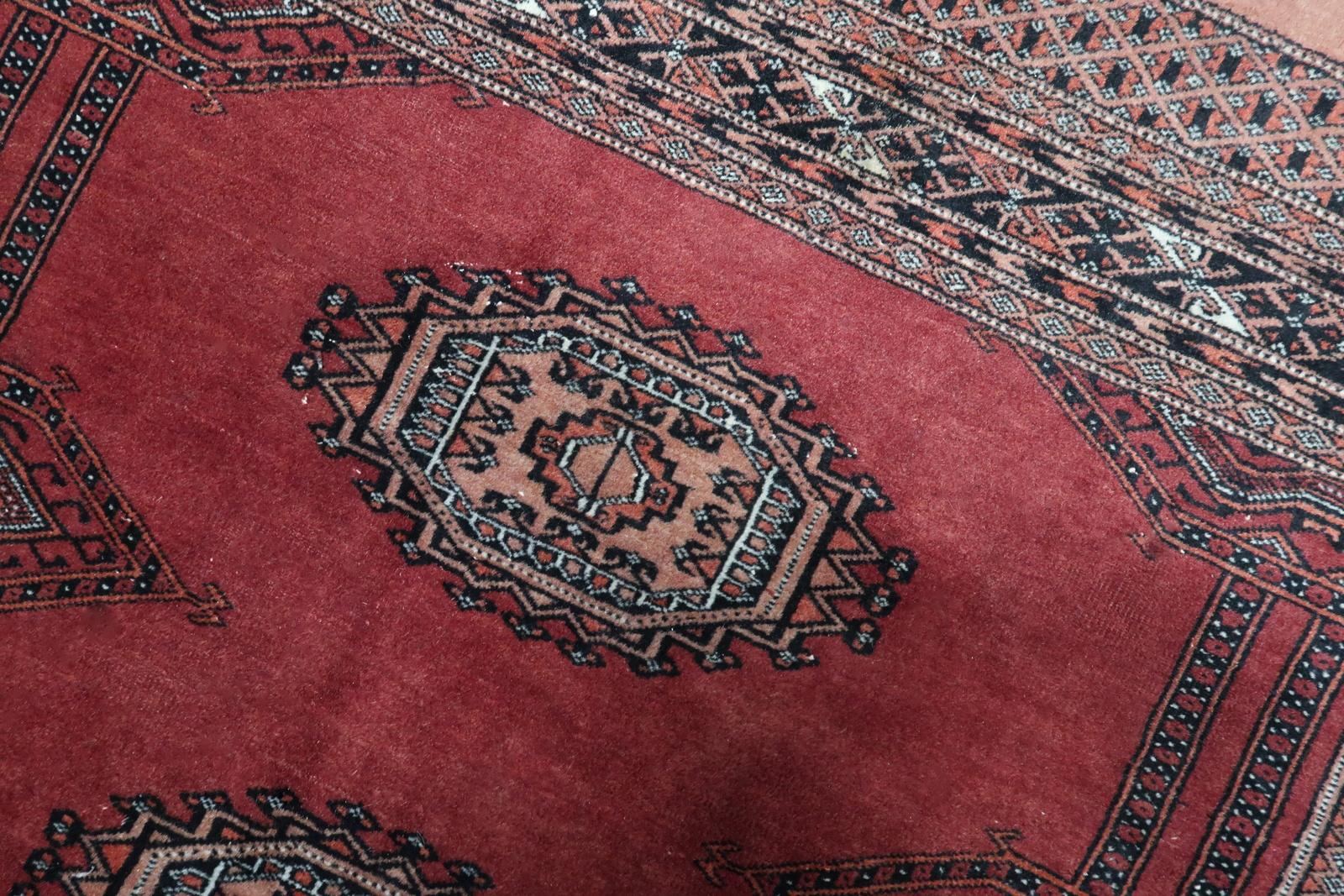 Chinese Handmade Vintage Uzbek Bukhara Rug 1960s - 1C1083 For Sale