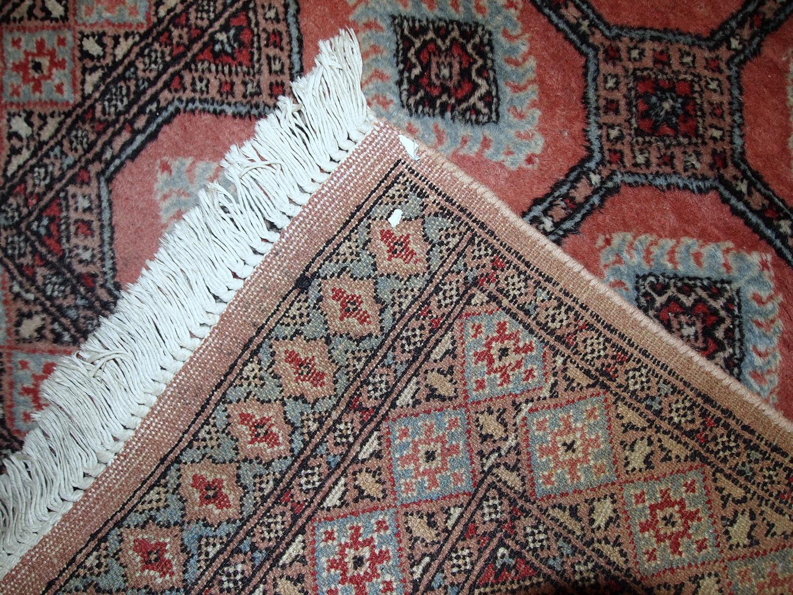 Handmade Vintage Uzbek Bukhara Rug, 1960s, 1C618 For Sale 4