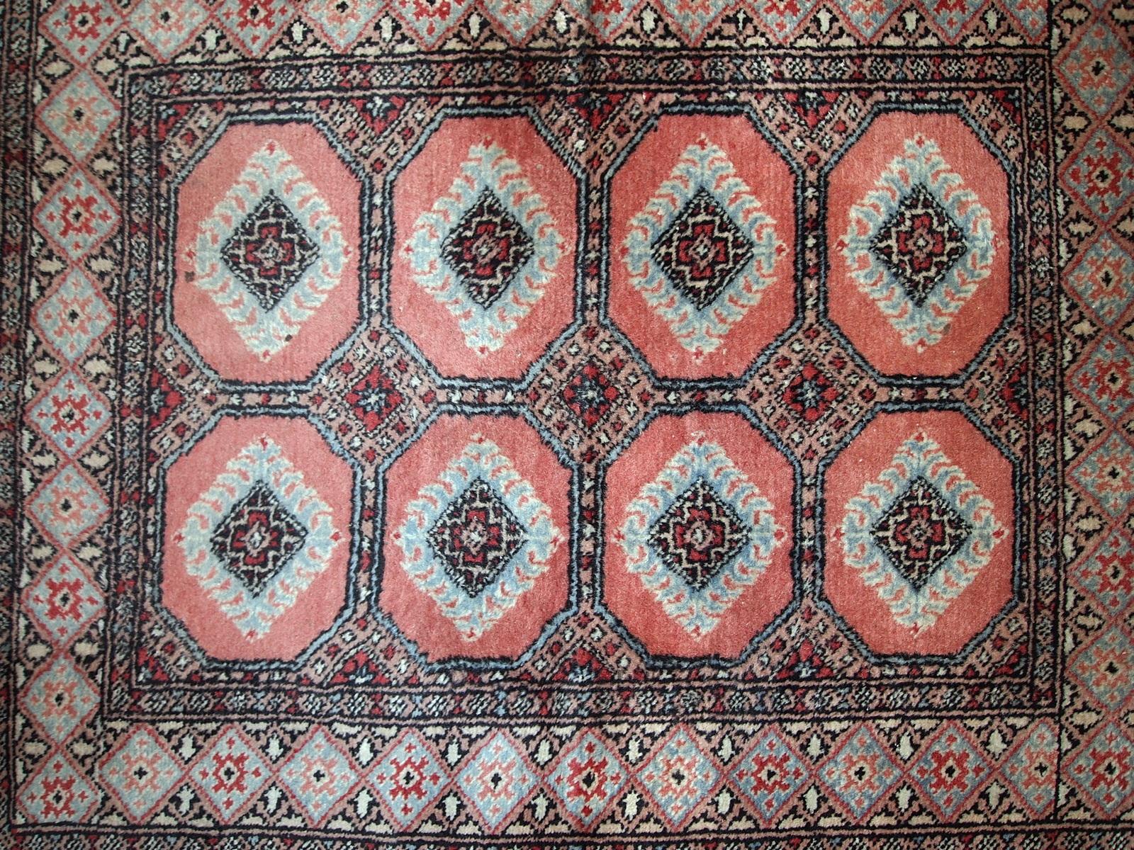Handmade Vintage Uzbek Bukhara Rug, 1960s, 1C618 For Sale 1