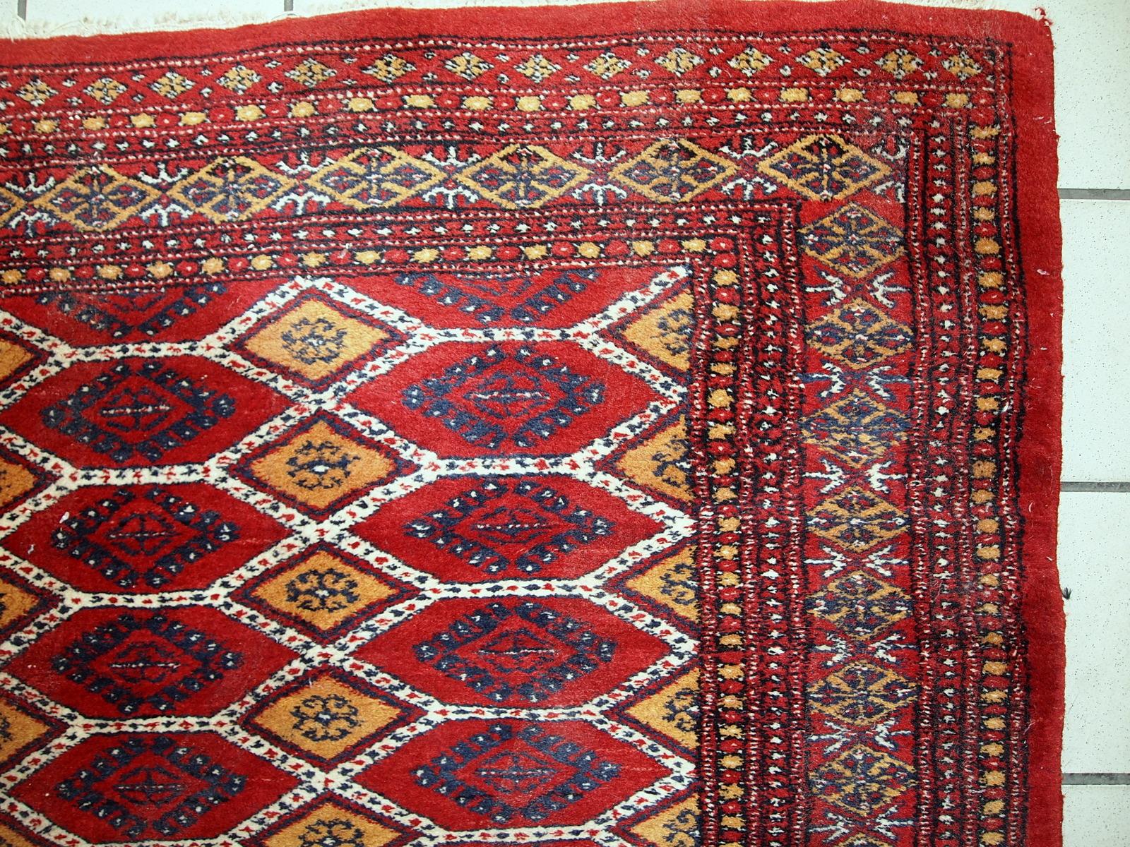 Chinese Handmade Vintage Uzbek Bukhara Rug 1960s - 1C726 For Sale