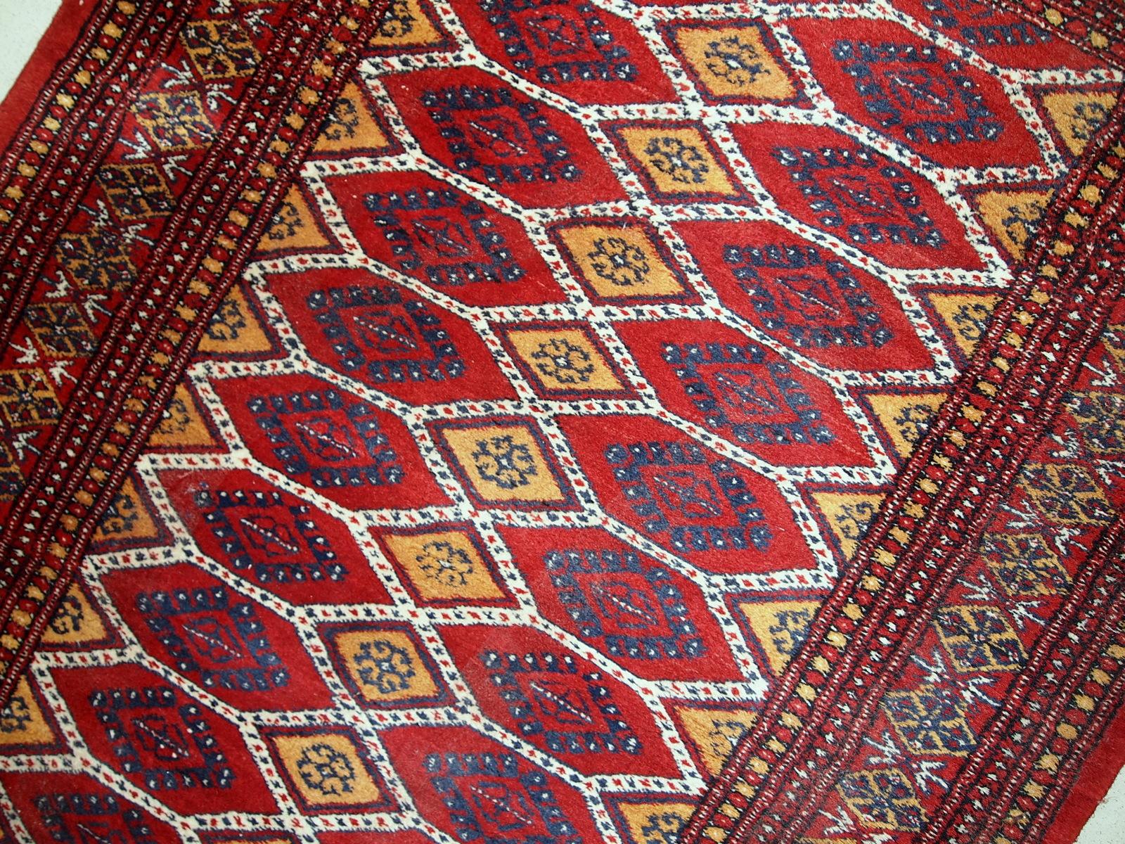 Handgefertigter usbekischer Buchara-Teppich 1960er Jahre - 1C726 (Handgeknüpft) im Angebot