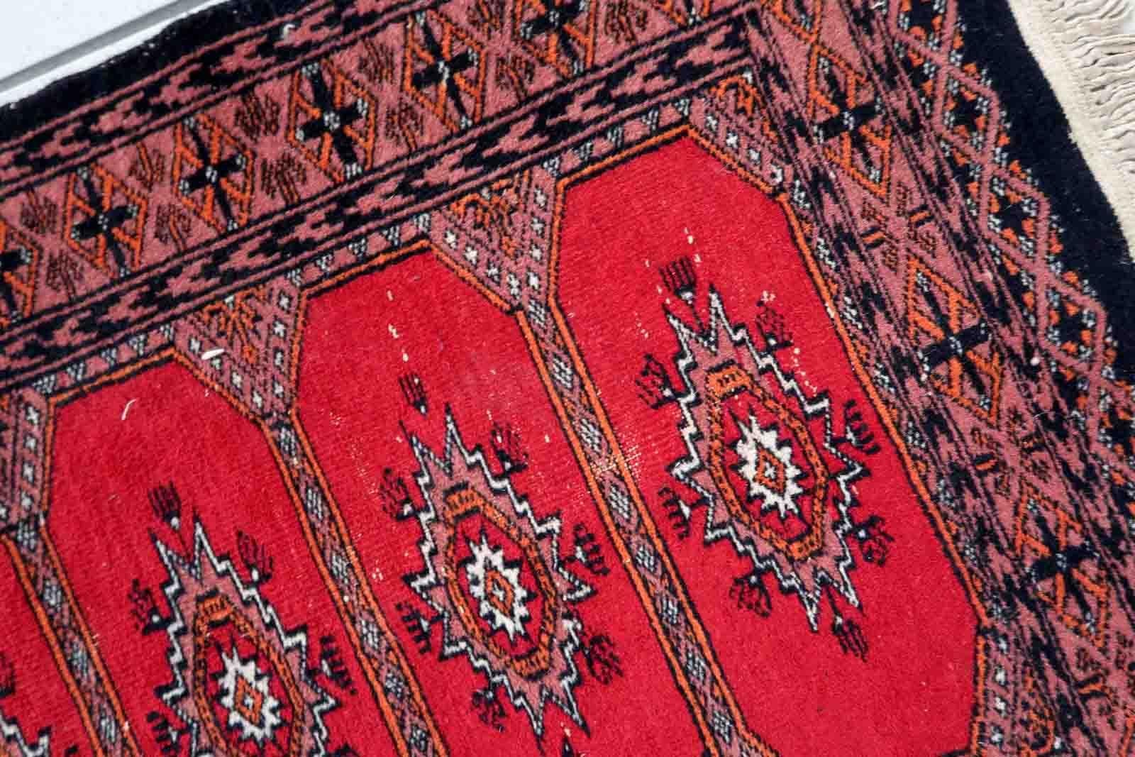 Handmade Vintage Uzbek Bukhara Rug, 1970s, 1C864 For Sale 1