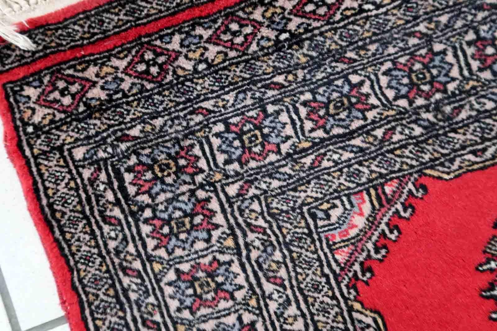 Handgefertigter uzbekischer Bukhara-Teppich, 1970er Jahre, 1c894 im Zustand „Relativ gut“ im Angebot in Bordeaux, FR