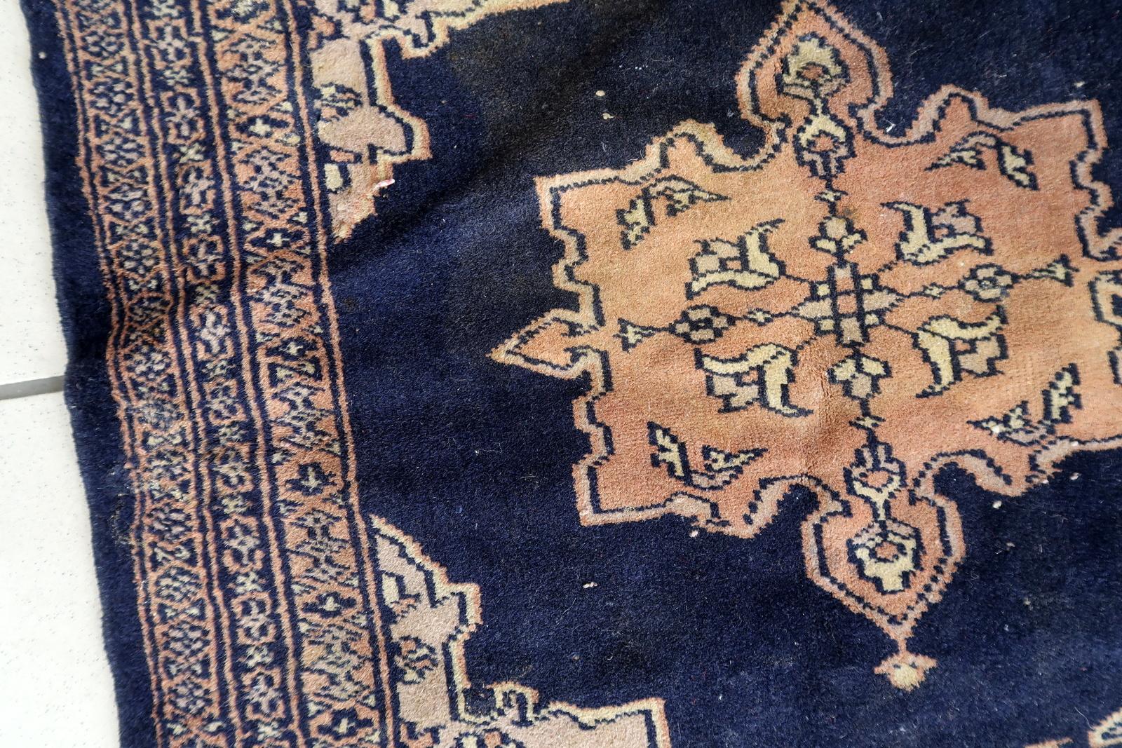 Handgefertigter usbekischer Buchara-Teppich 2,1' x 2,1' 1960er Jahre - 1C1176 im Angebot 1
