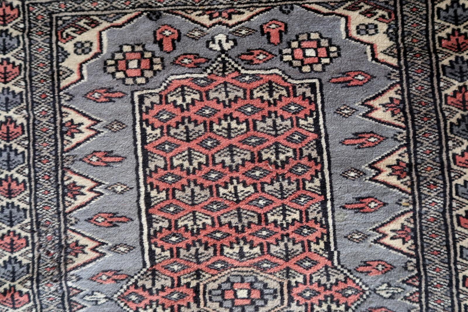 Handgefertigter usbekischer Buchara-Teppich 2,1' x 3,1' 1950er Jahre - 1C1174 im Zustand „Gut“ im Angebot in Bordeaux, FR