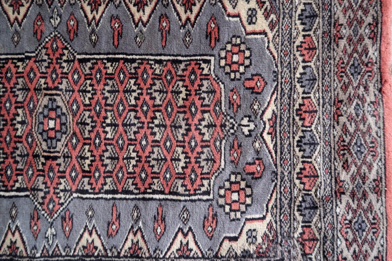 Handgefertigter usbekischer Buchara-Teppich 2,1' x 3,1' 1950er Jahre - 1C1174 (Mitte des 20. Jahrhunderts) im Angebot