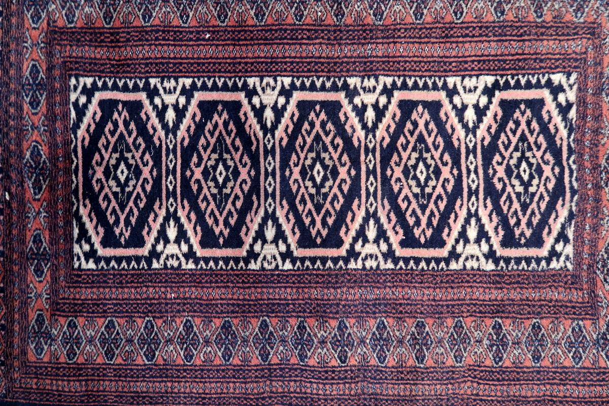 Handgefertigter usbekischer Buchara-Teppich 2,5' x 3,7' 1960er Jahre - 1C1158 im Zustand „Gut“ im Angebot in Bordeaux, FR