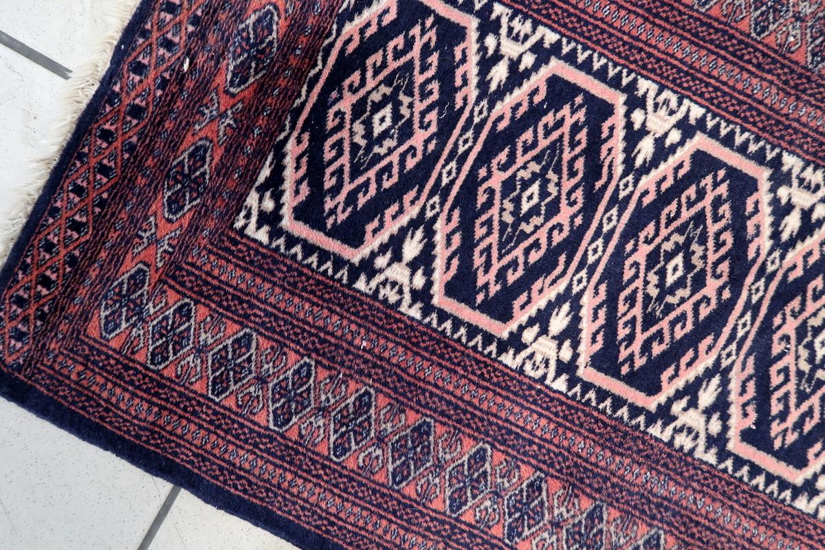 Handgefertigter usbekischer Buchara-Teppich 2,5' x 3,7' 1960er Jahre - 1C1158 (Mitte des 20. Jahrhunderts) im Angebot