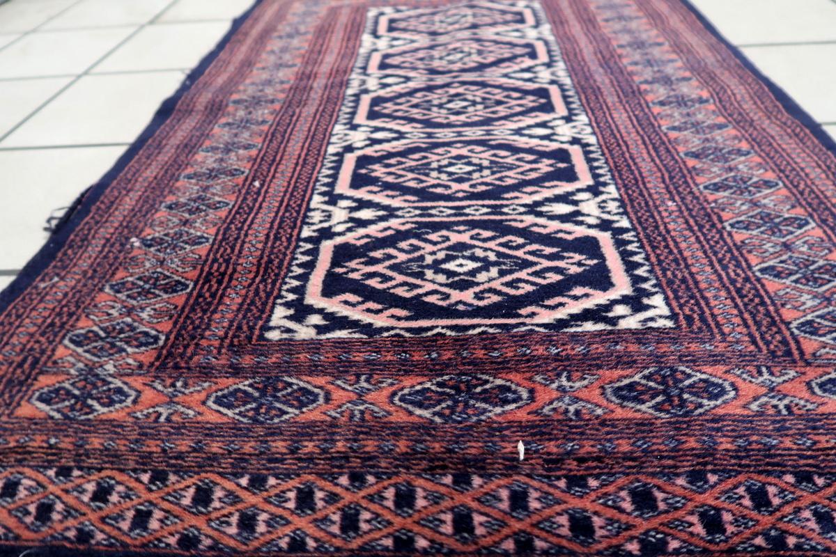 Handgefertigter usbekischer Buchara-Teppich 2,5' x 3,7' 1960er Jahre - 1C1158 im Angebot 3