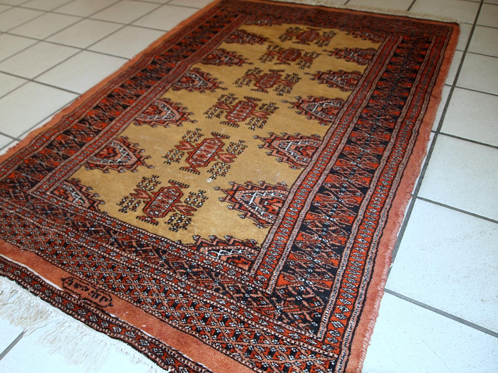 Handgefertigter usbekischer Buchara-Teppich, 2,5'x3,9', 1960er Jahre, 1C734 im Angebot 3