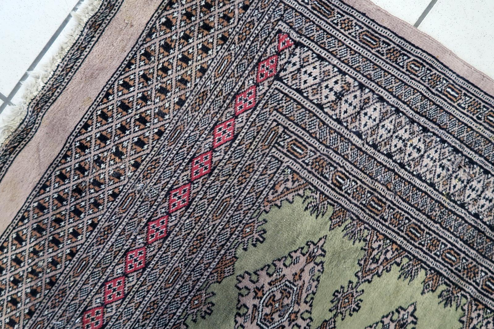 Handgefertigter usbekischer Buchara-Teppich 2,6' x 4', 1950er Jahre - 1C1145 im Angebot 1