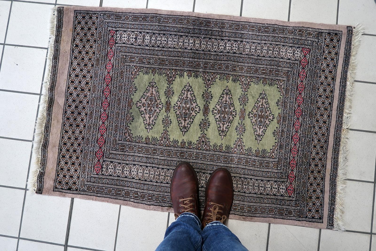 Tappeto Uzbek Bukhara vintage fatto a mano 2,6' x 4', anni '50 - 1C1145 in vendita 4