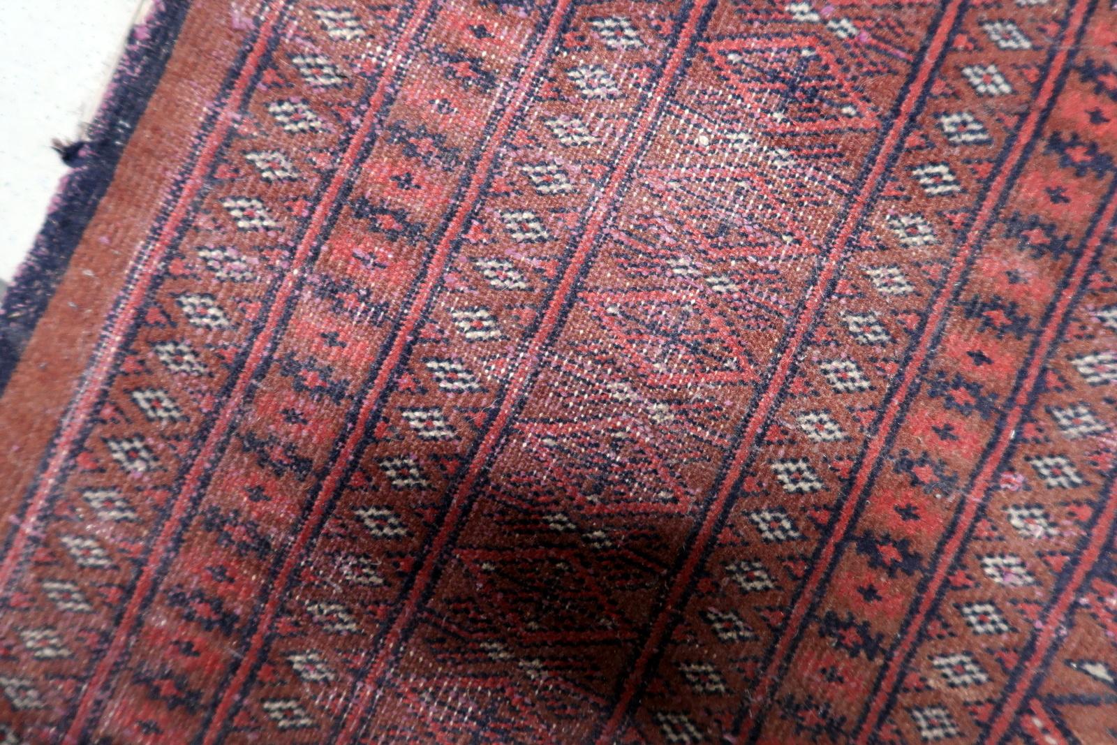 Alfombra vintage uzbeka de Bukhara, 1950, 1,1' x 1,1' - 1C1182 en venta 1