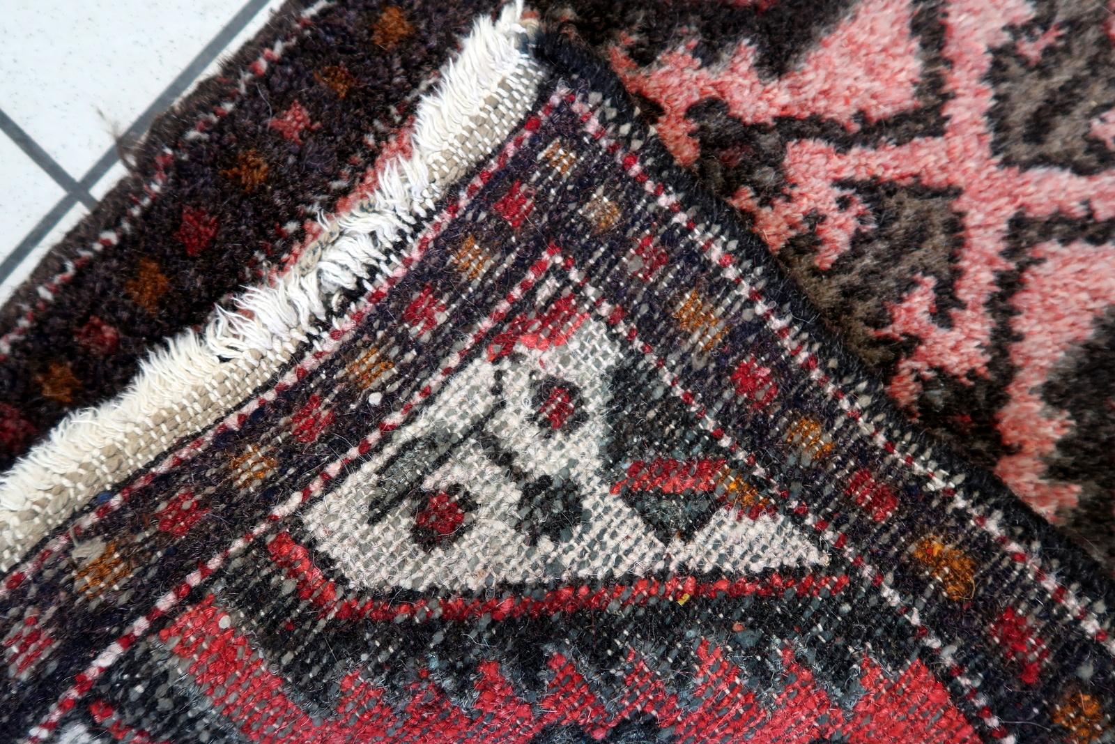 Handgefertigter uzbekischer Bukhara-Läufer im Vintage-Stil 1,7' x 4,5' 1960er Jahre - 1C1164 im Angebot 1