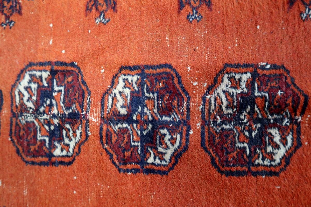 Handgefertigter uzbekischer Bukhara-Läufer im Vintage-Stil 2,6' x 9,5' 1950er Jahre - 1C1154 im Angebot 2