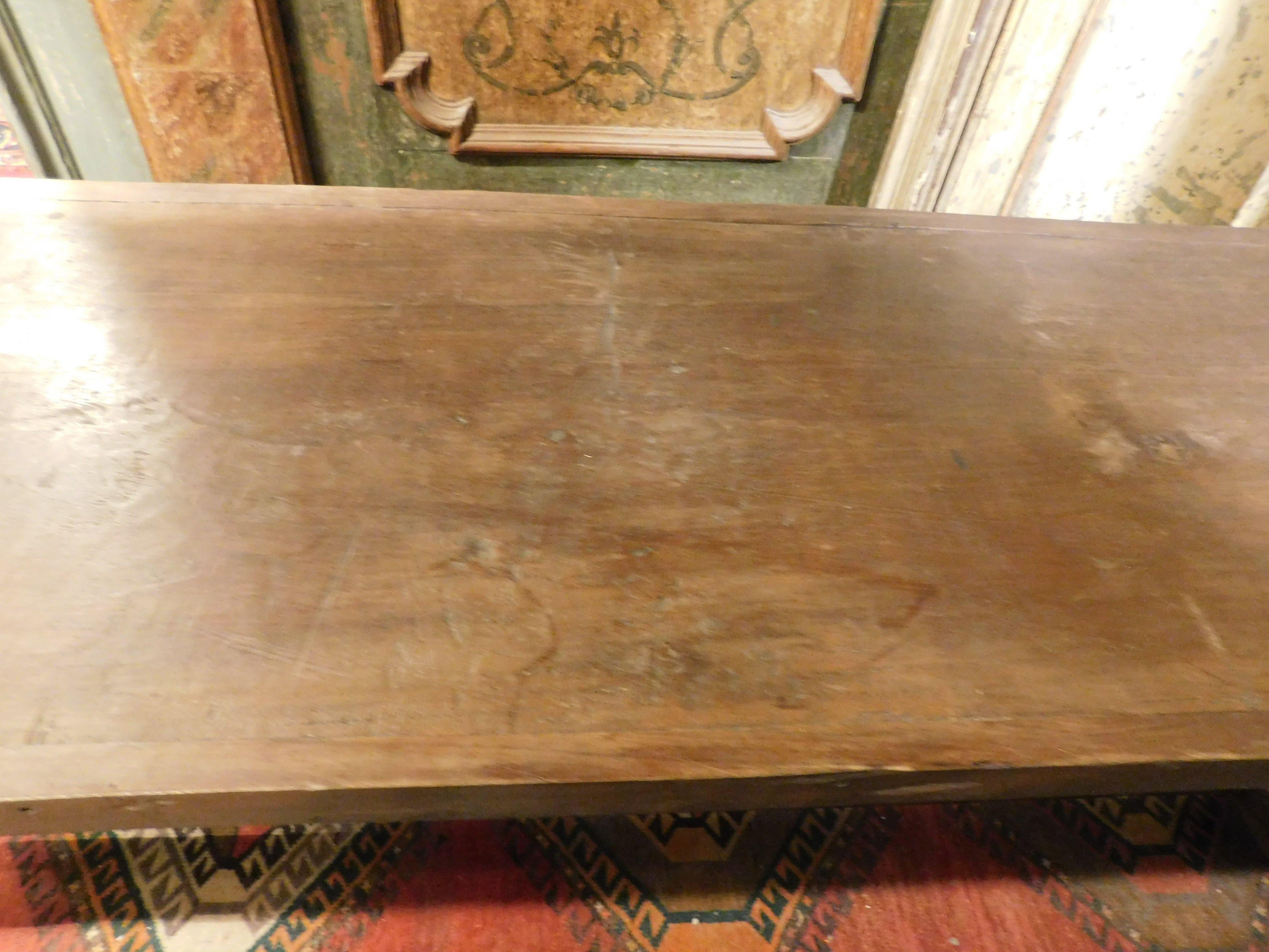 Handmade walnut table with straight leg, Italy For Sale 1