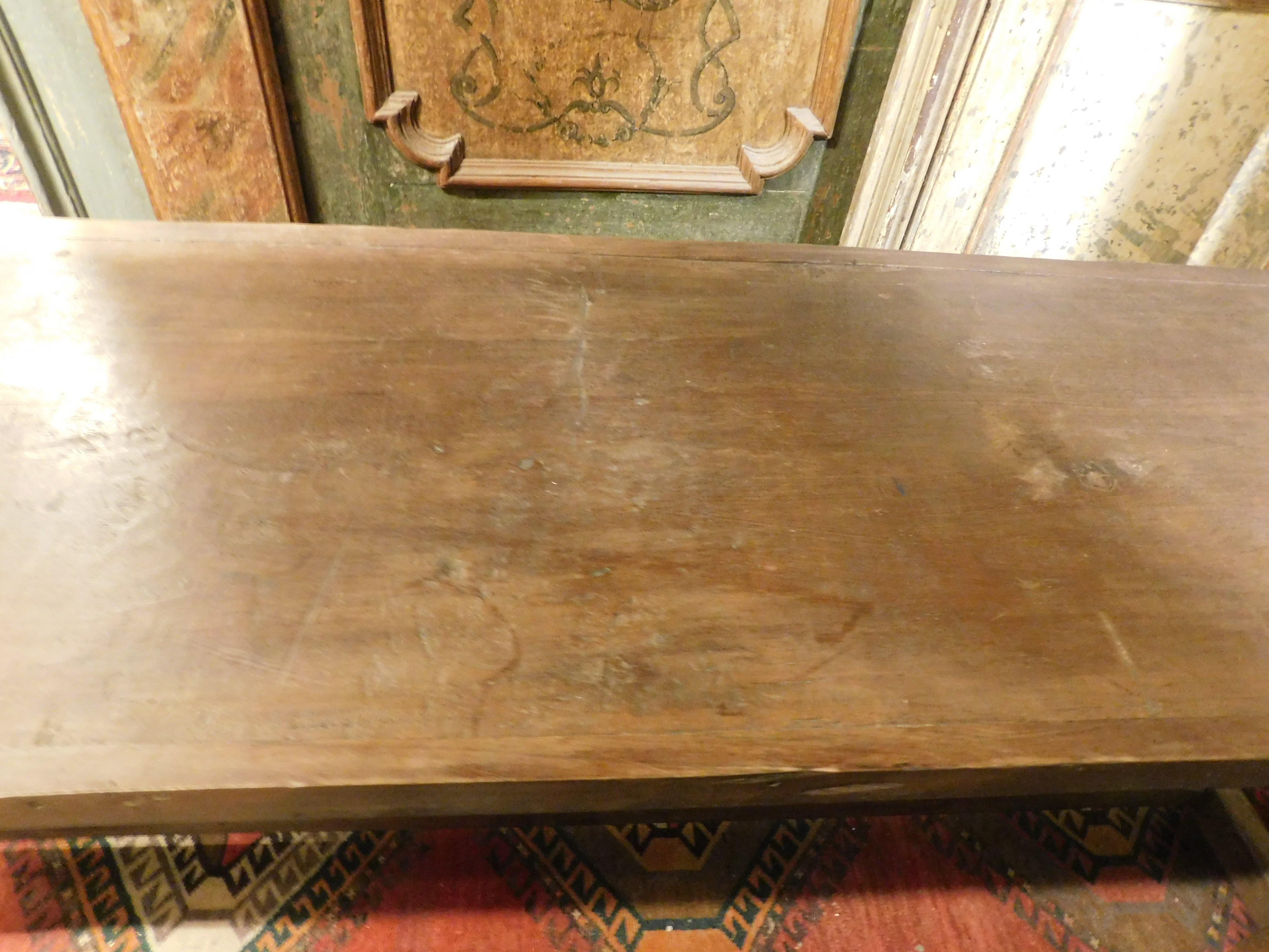 Handmade walnut table with straight leg, Italy For Sale 2