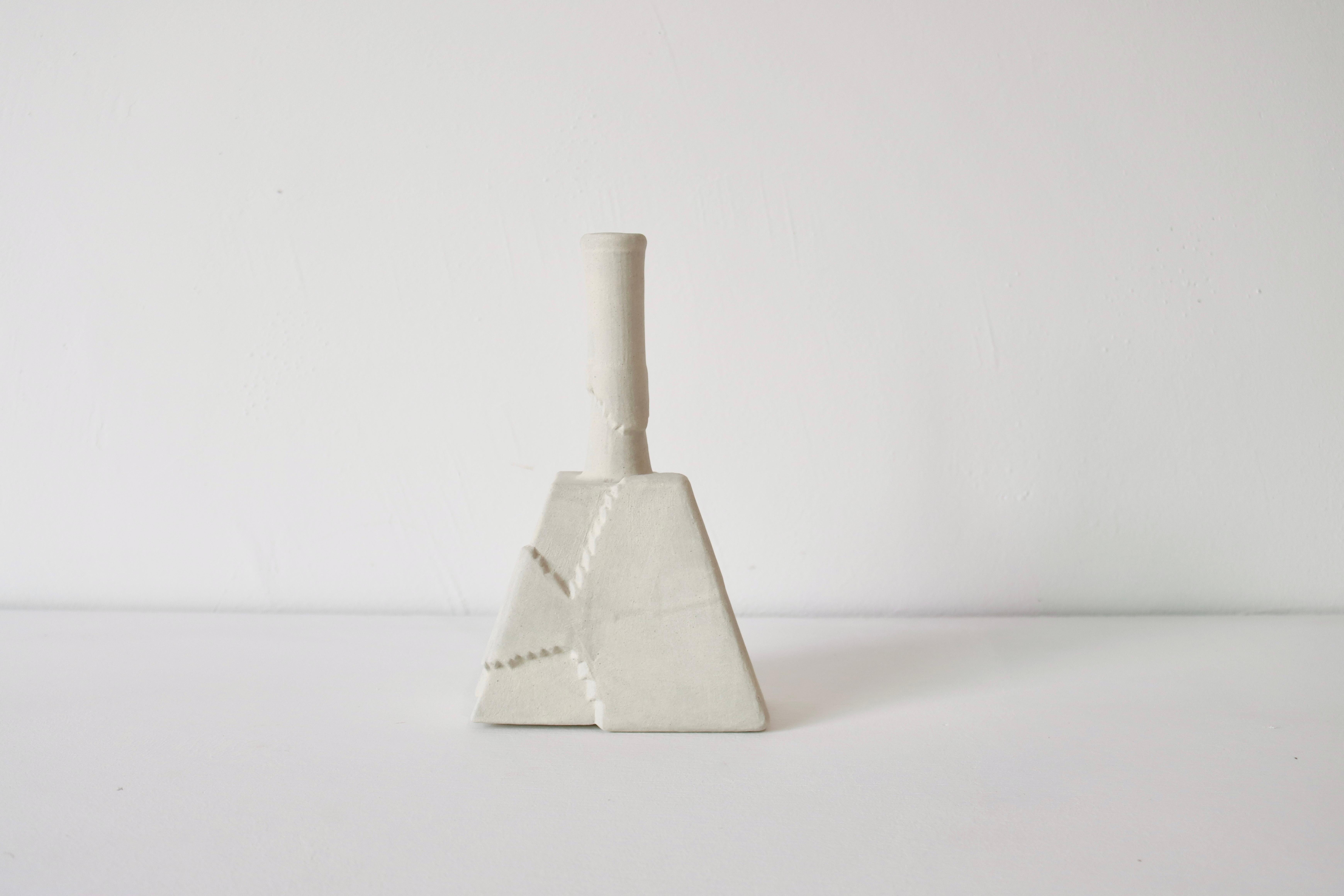 *Free Express Shipping – Delivered within 10-15 days from the time of order.
Gift Wrap Available.

Available in two colors: White/ Black

Midnight Sun's Ceramic Collection is a tribute to the centuries-old craftsmanship of Jingdezhen (景德镇), the