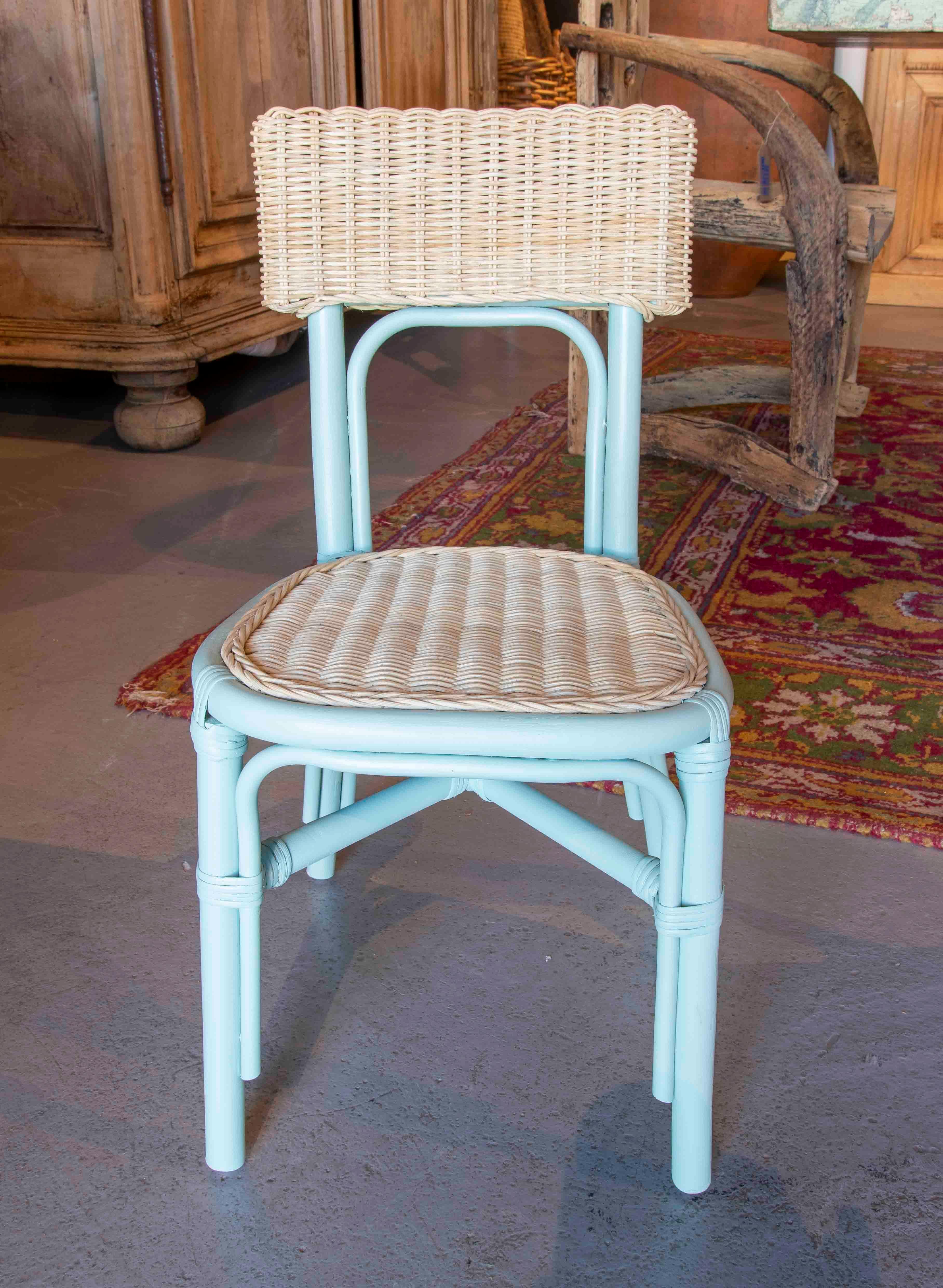 Chaise pour enfants en osier et en rotin, faite à la main, couleur Nature et peinte en bleu